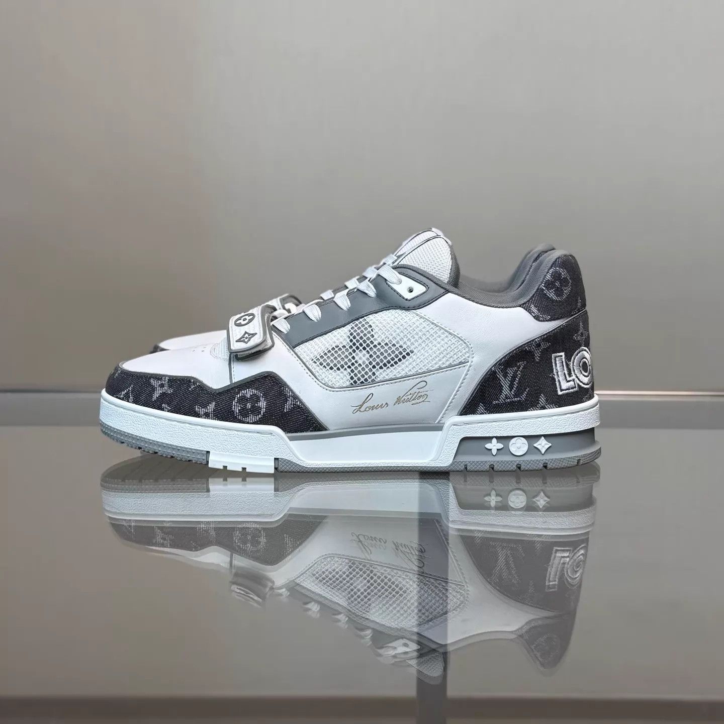 Louis Vuitton LV Trainer White/Gray Denim Velcro UK9 (43) 99 Size US 10 / EU 43 - 2 Thumbnail