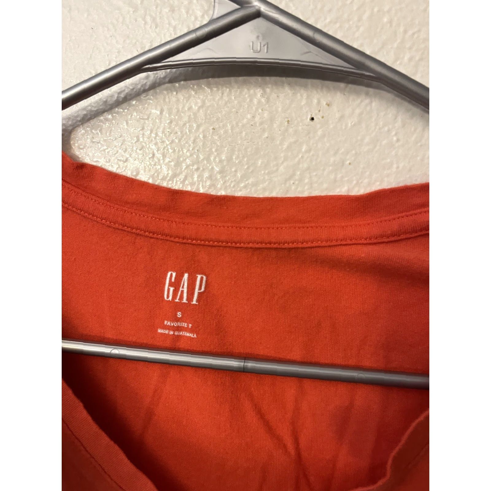 Gap Womens Gap Favorite V-Neck Tee Orange Solid Size Small Shirt Adult Womens V-Neck T-Shirt Orange Gap S Size S / US 4 / IT 40 - 2 Thumbnail