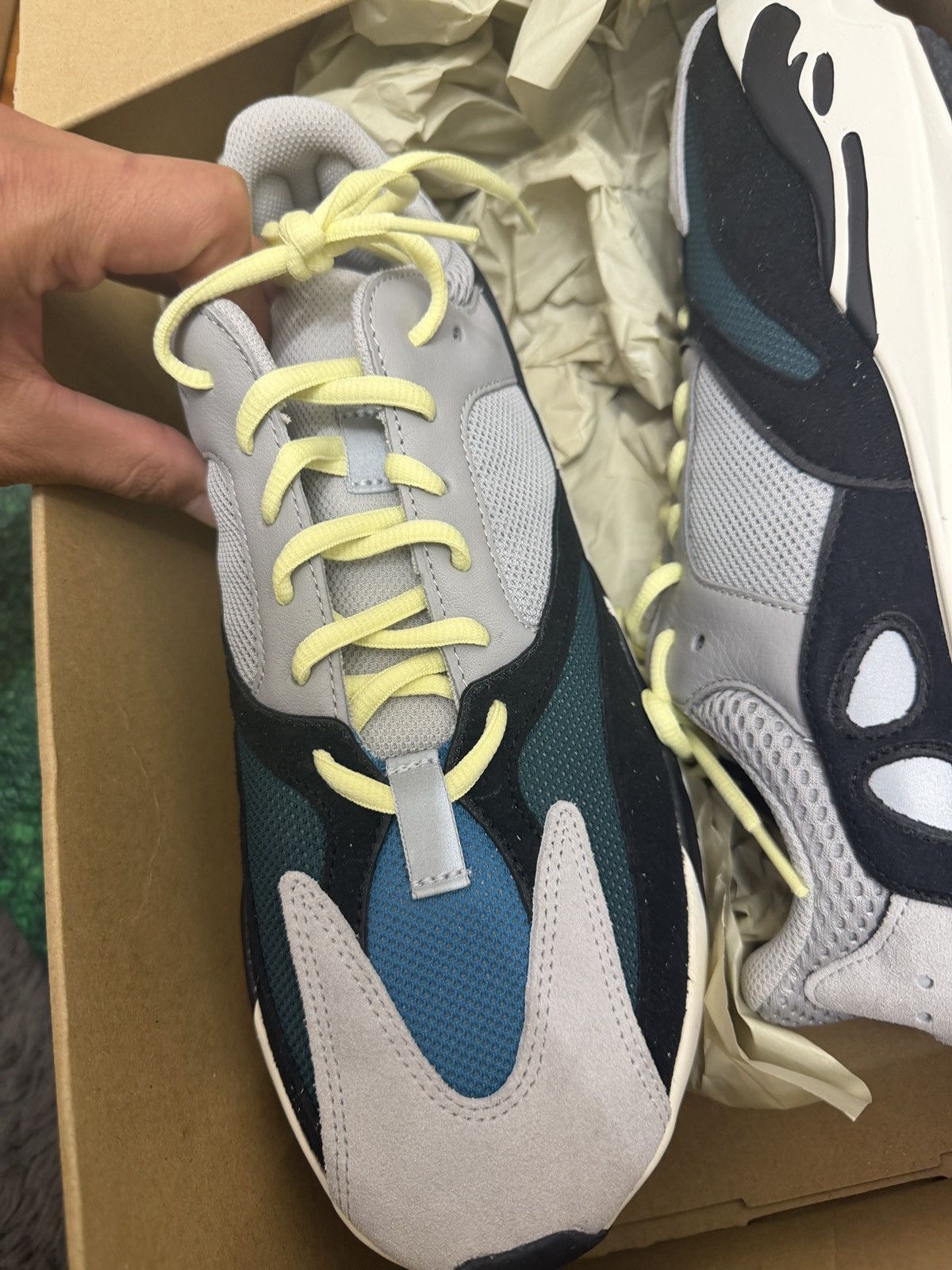 Yeezy Adidas Yeezy 700 size 11 NEW W BOX Size US 11 / EU 44 - 2 Thumbnail