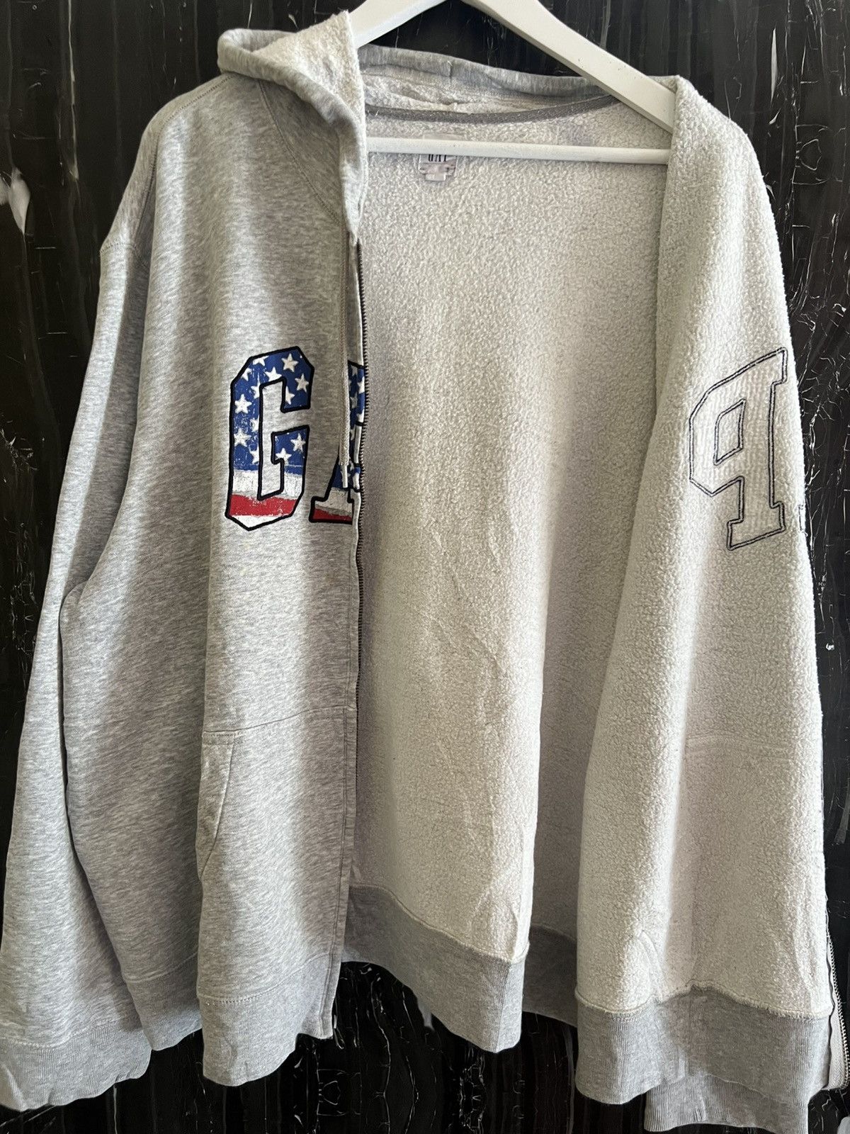 GAP SWEATER
