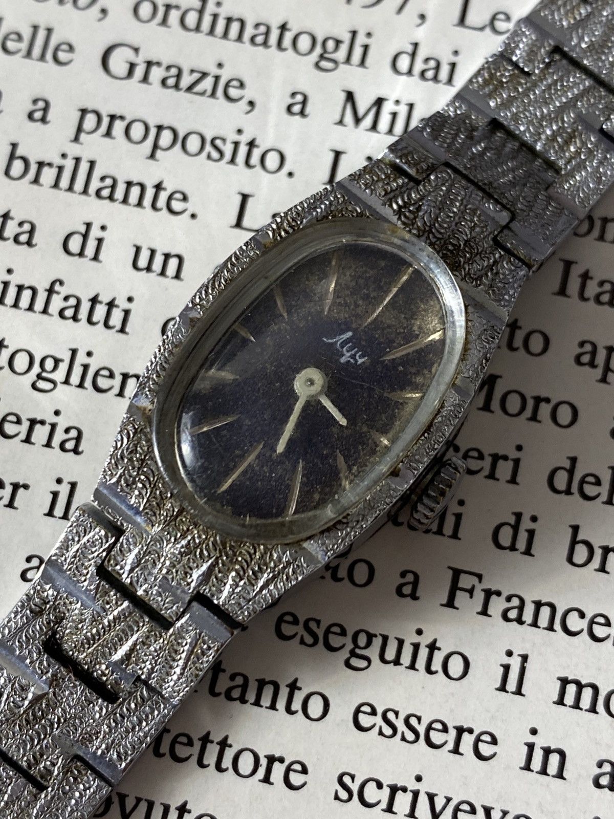 Jewelry Vintage Luch Soviet Watch Oval Silver Tone Ladies USSR Deco Size ONE SIZE - 6 Thumbnail