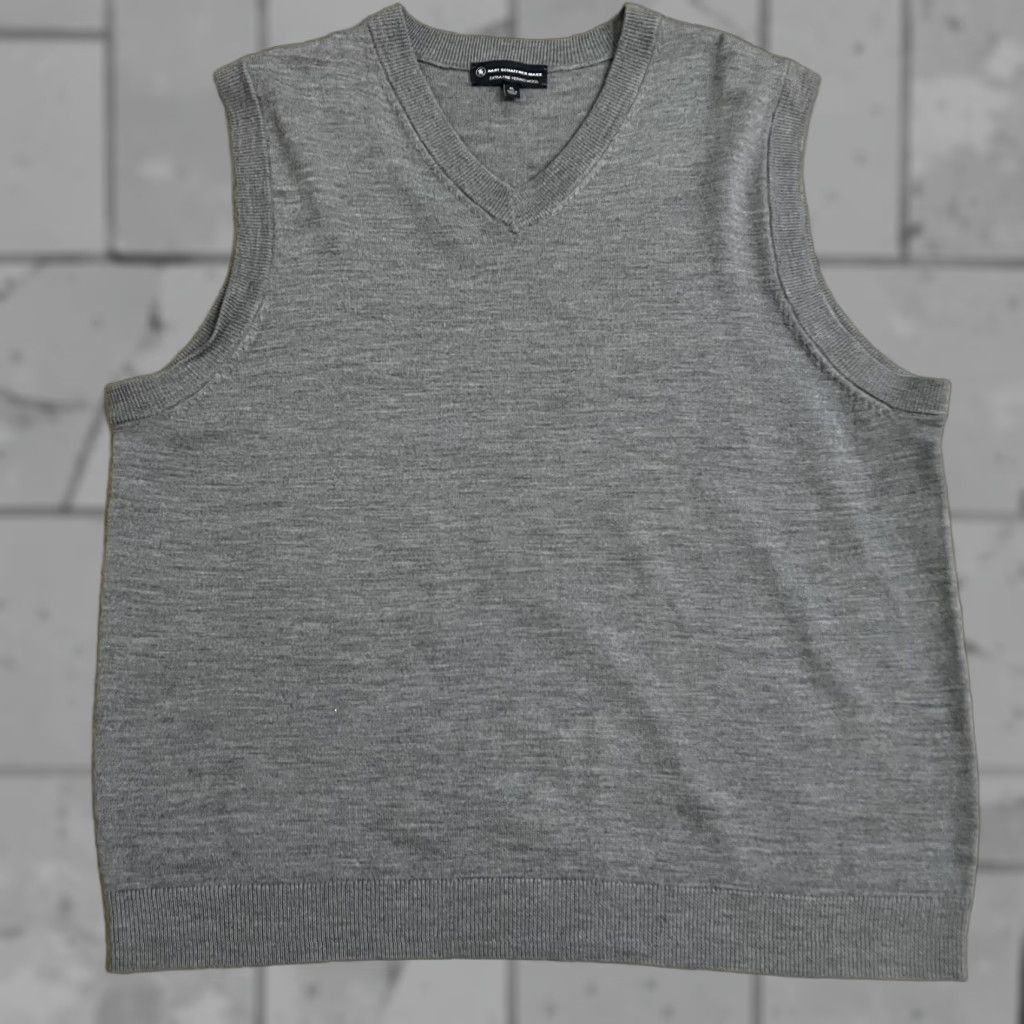 Hart Schaffner Marx Hart Schaffner Marx vest Mens XL V-Neck Merino wool Gray Extra Fine Merino Wool Vest Mens XL Gray V-Neck Wool Hart Schaffner Marx Size US XL / EU 56 / 4 - 1 Thumbnail