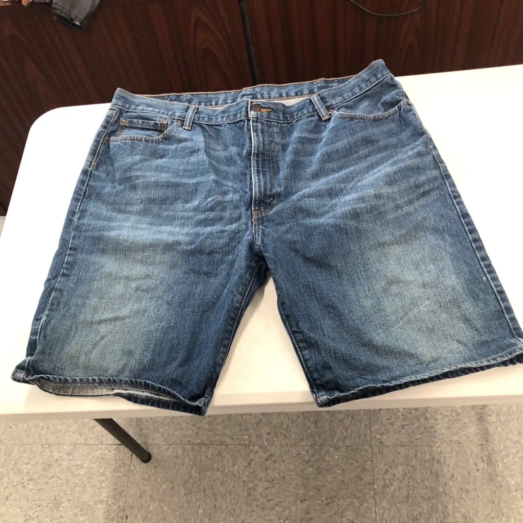 Levi's VINTAGE Levi's 505 Shorts Mens 44 Blue Relaxed Fit Straight Medium Wash Dad 90s USA Size US 44 / EU 60 - 7 Thumbnail
