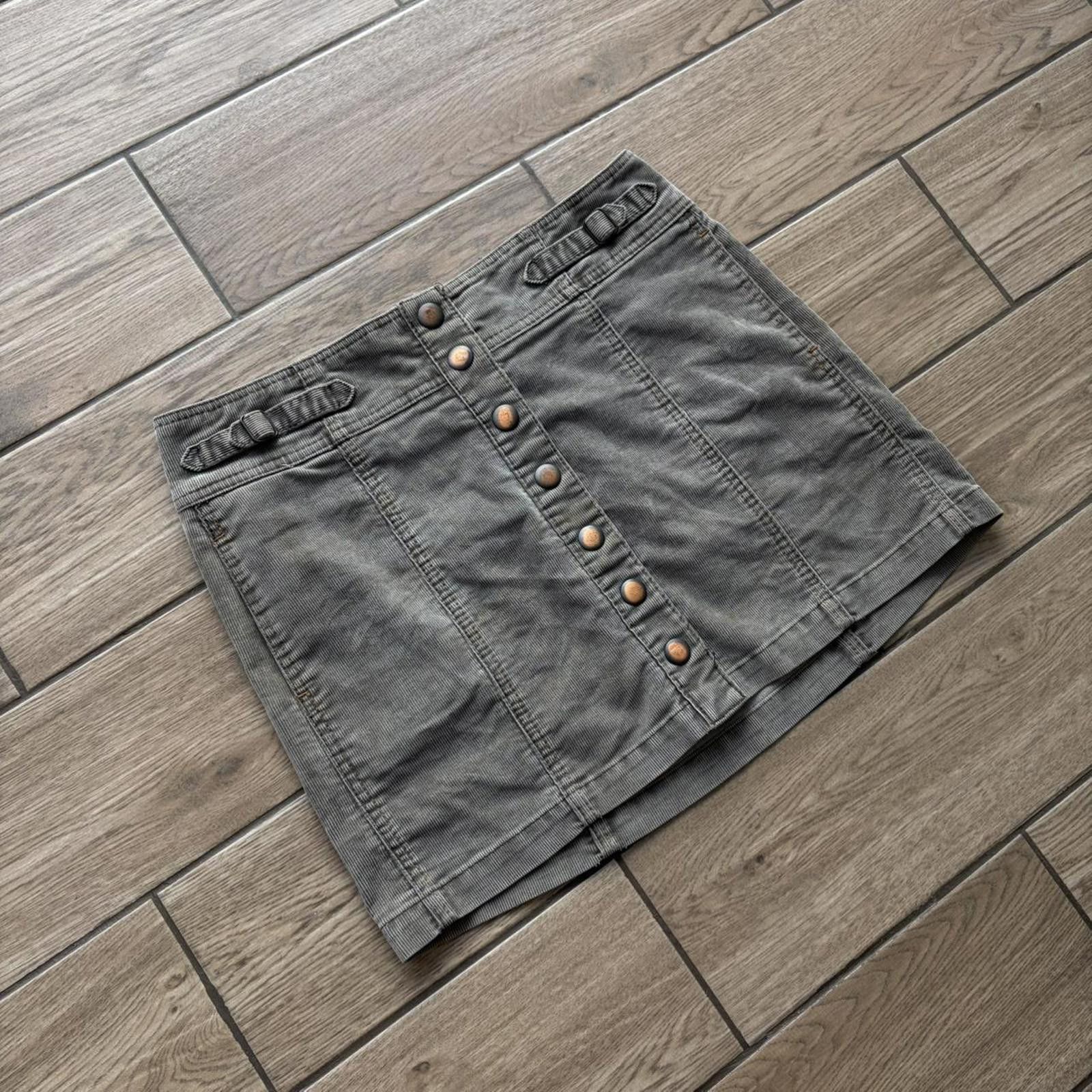 Gap Y2K Forest Green Gap Corduroy Grunge Mini Button Front Skirt Size 30" / US 8 / IT 44 - 2 Thumbnail