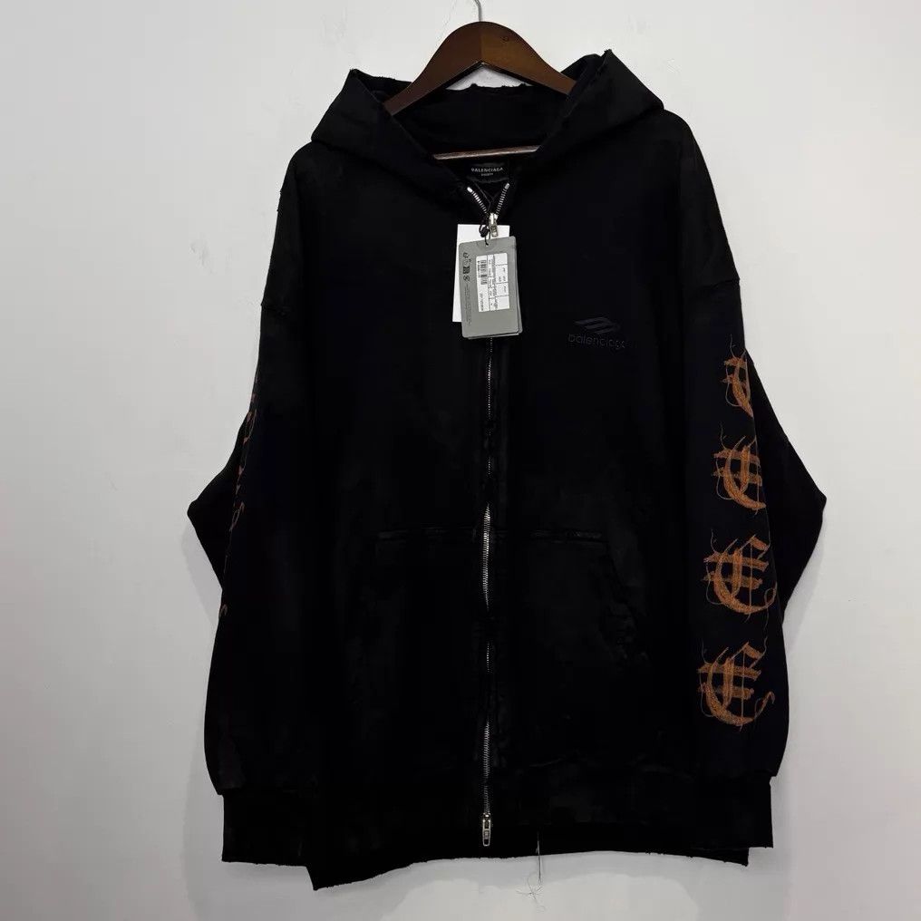 Balenciaga Balenciaga Zip Hoodie Letter & Devanagari Mud-Dyed Size US M / EU 48-50 / 2 - 1 Thumbnail