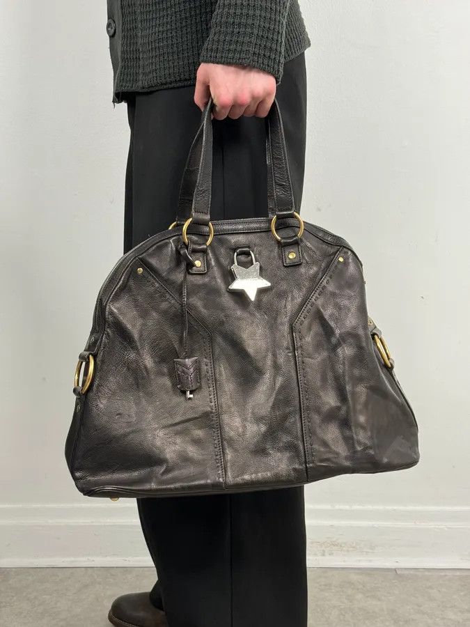 Yves Saint Laurent 2000s Yves Saint Laurent Star Black Shiny Leather Handle Bag Size ONE SIZE - 2 Thumbnail