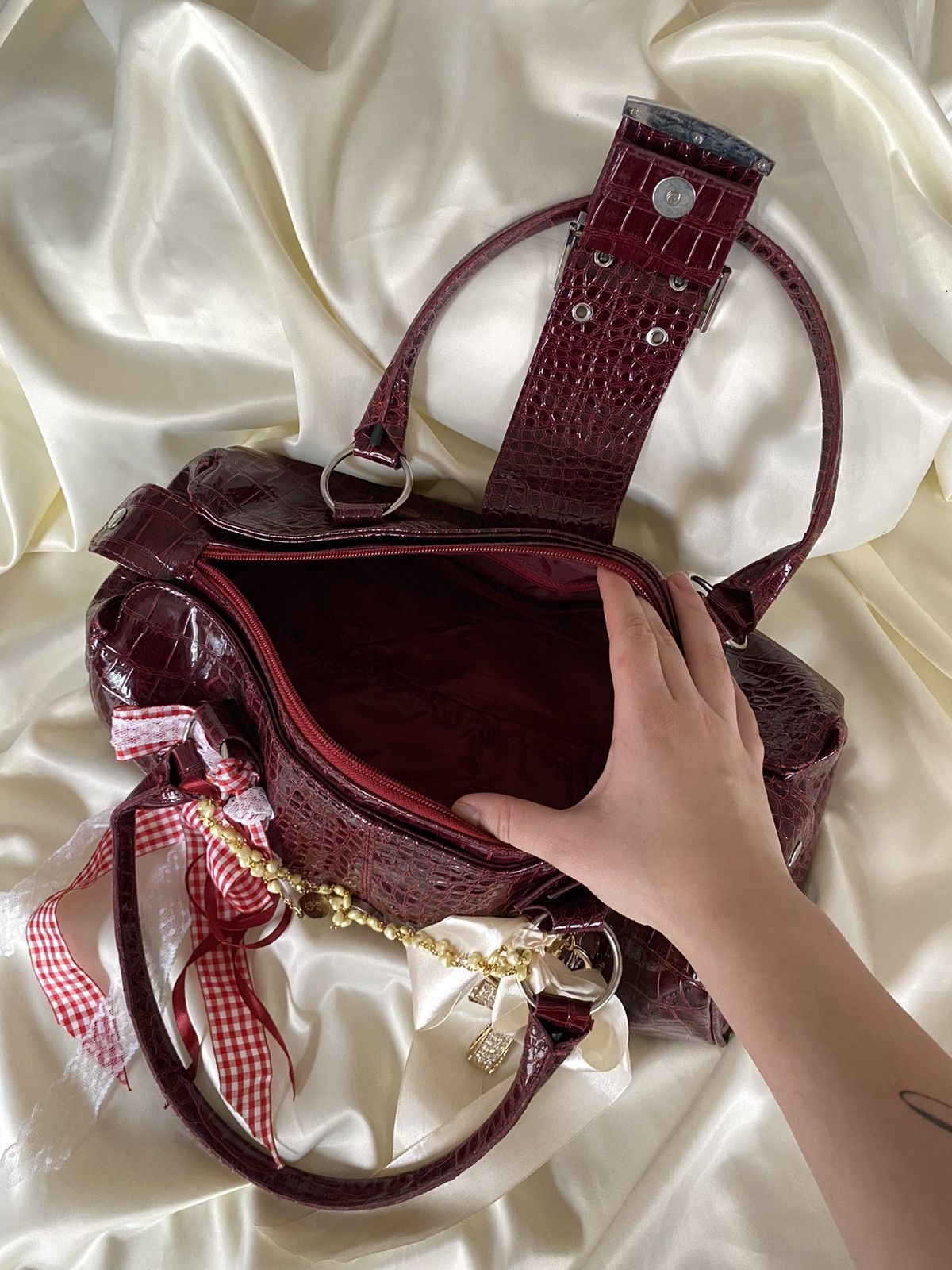 Vintage Vintage burgundy coquette shoulder bag Size ONE SIZE - 5 Thumbnail