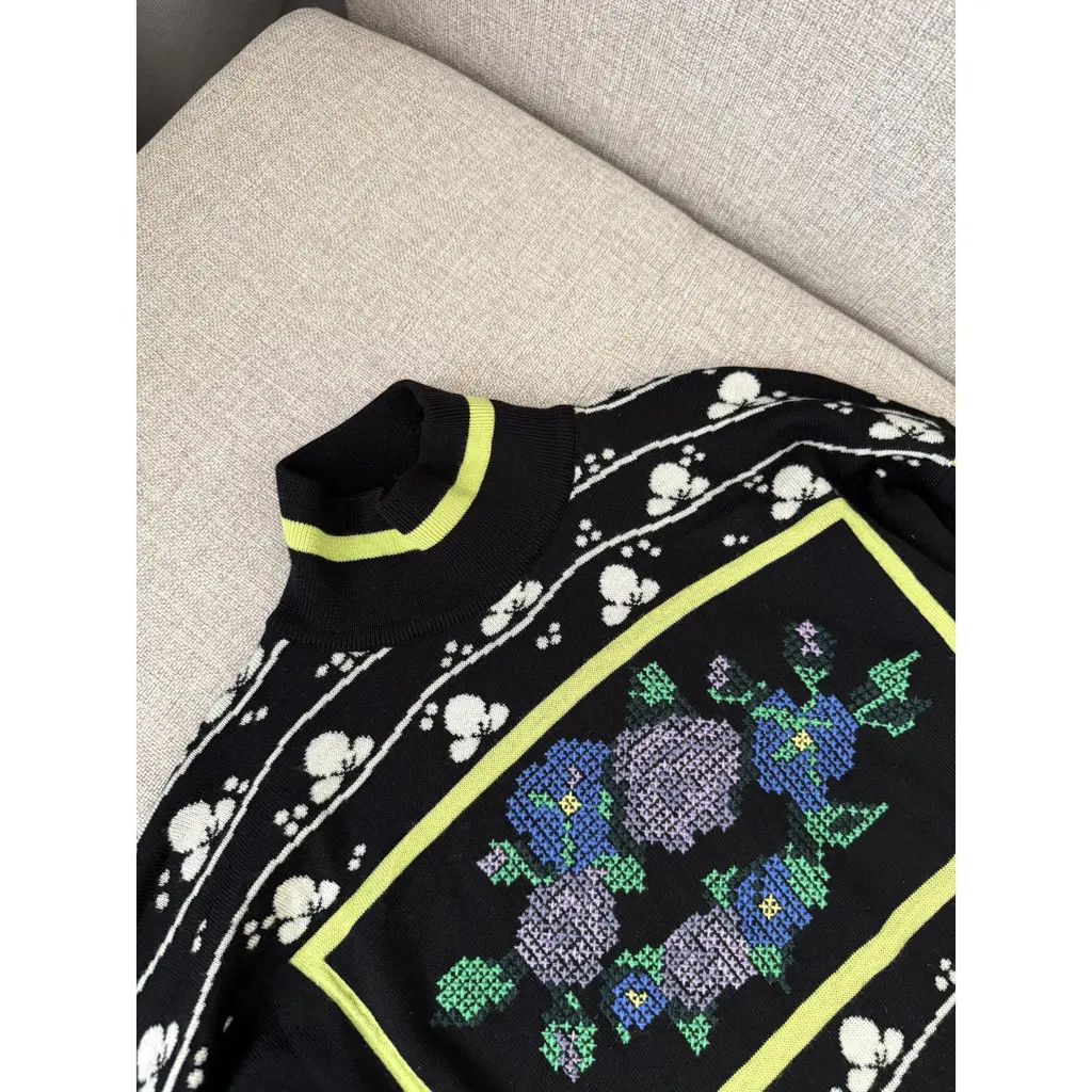 Versace Gianni Versace Wool & Cashmere Floral Knit Jumper – IT42 Size M / US 6-8 / IT 42-44 - 3 Thumbnail