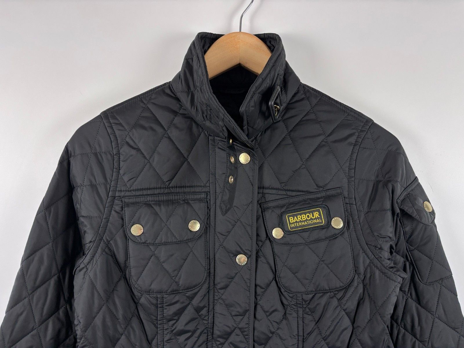 Barbour Barbour International Quilted Belted Jacket Black Size US 4 Size S / US 4 / IT 40 - 2 Thumbnail