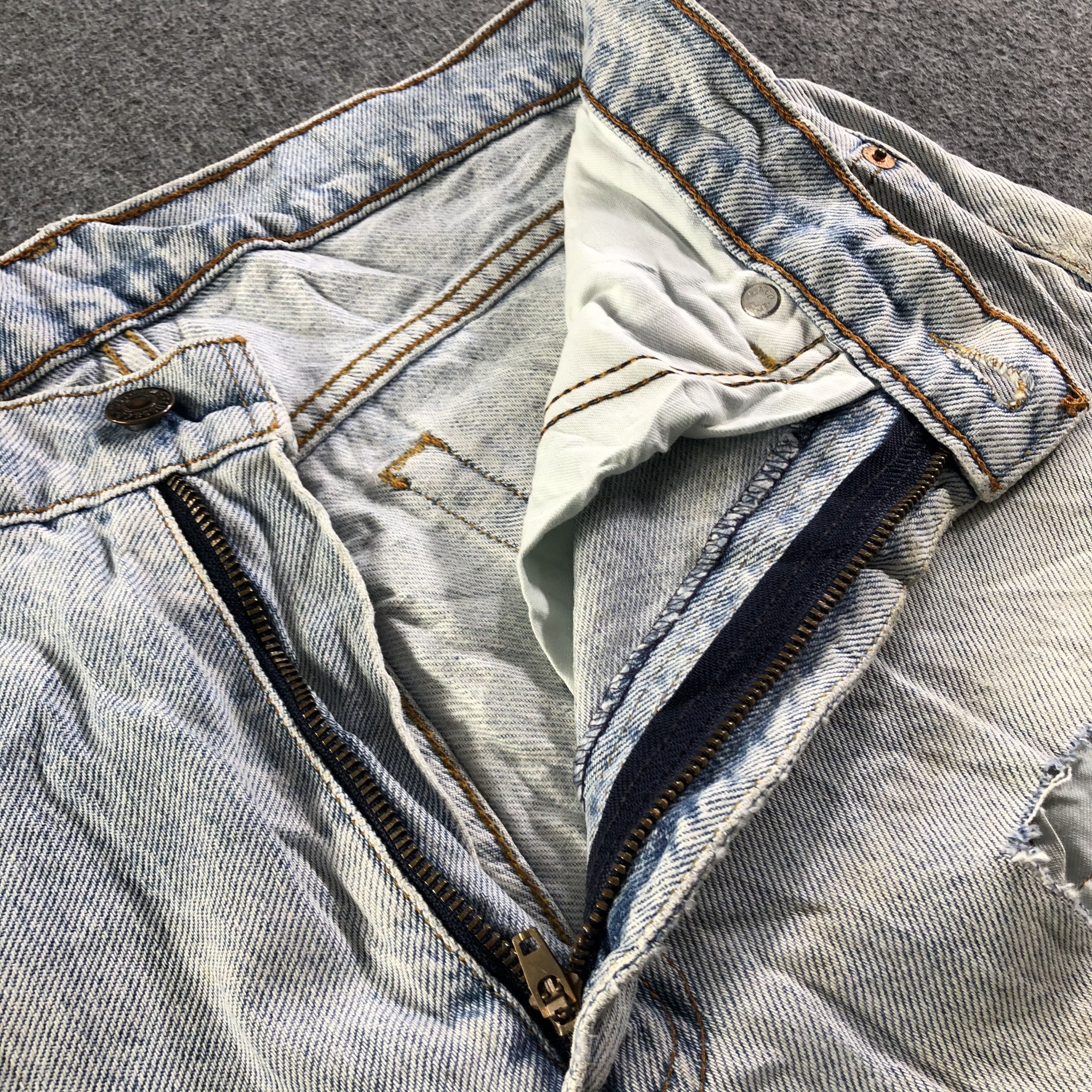 Levi's Vintage 90s Light Wash Levis Jeans-J3973 Size US 32 / EU 48 - 8 Thumbnail