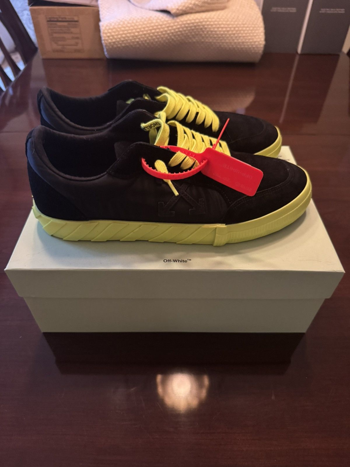 Off-White Off White Vulcanized Sneaker Black & Yellow Size US 10.5 / EU 43-44 - 1 Thumbnail