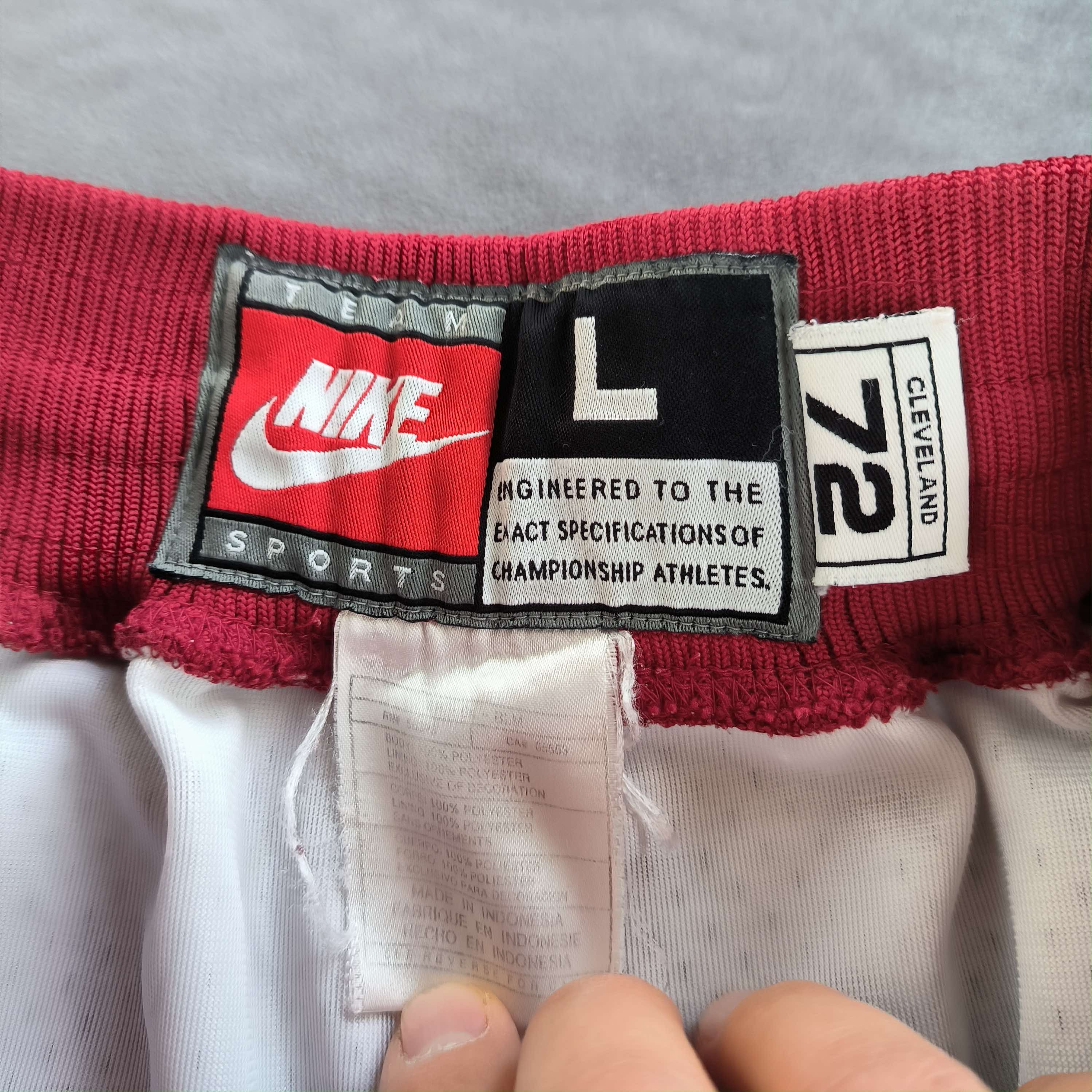 Nike Cleveland Cavaliers Nike Throwback NBA shorts size L Size US 36 / EU 52 - 4 Thumbnail
