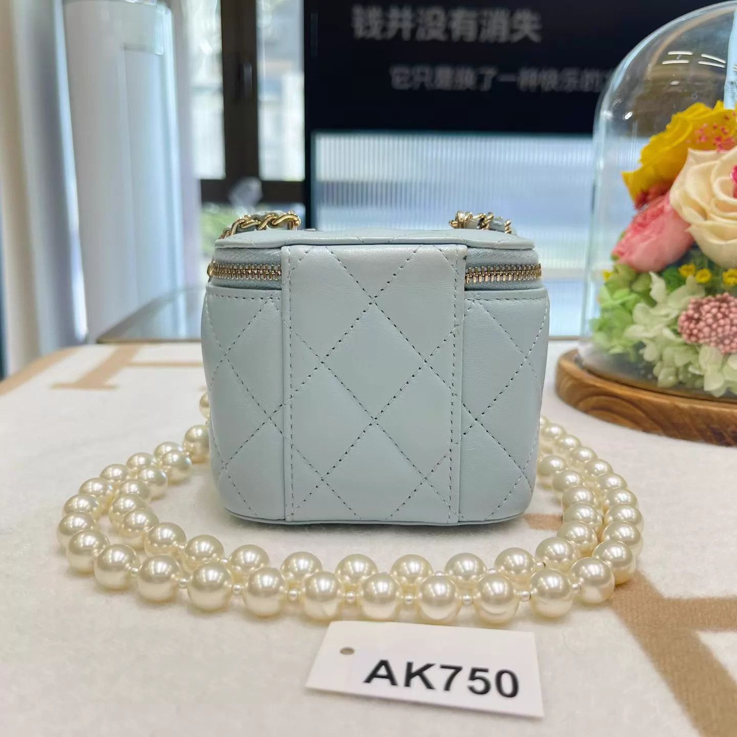 Chanel Chanel 22P Box Pouch Blue w/ Mirror Gold Pearl Leather Chain Size ONE SIZE - 5 Thumbnail