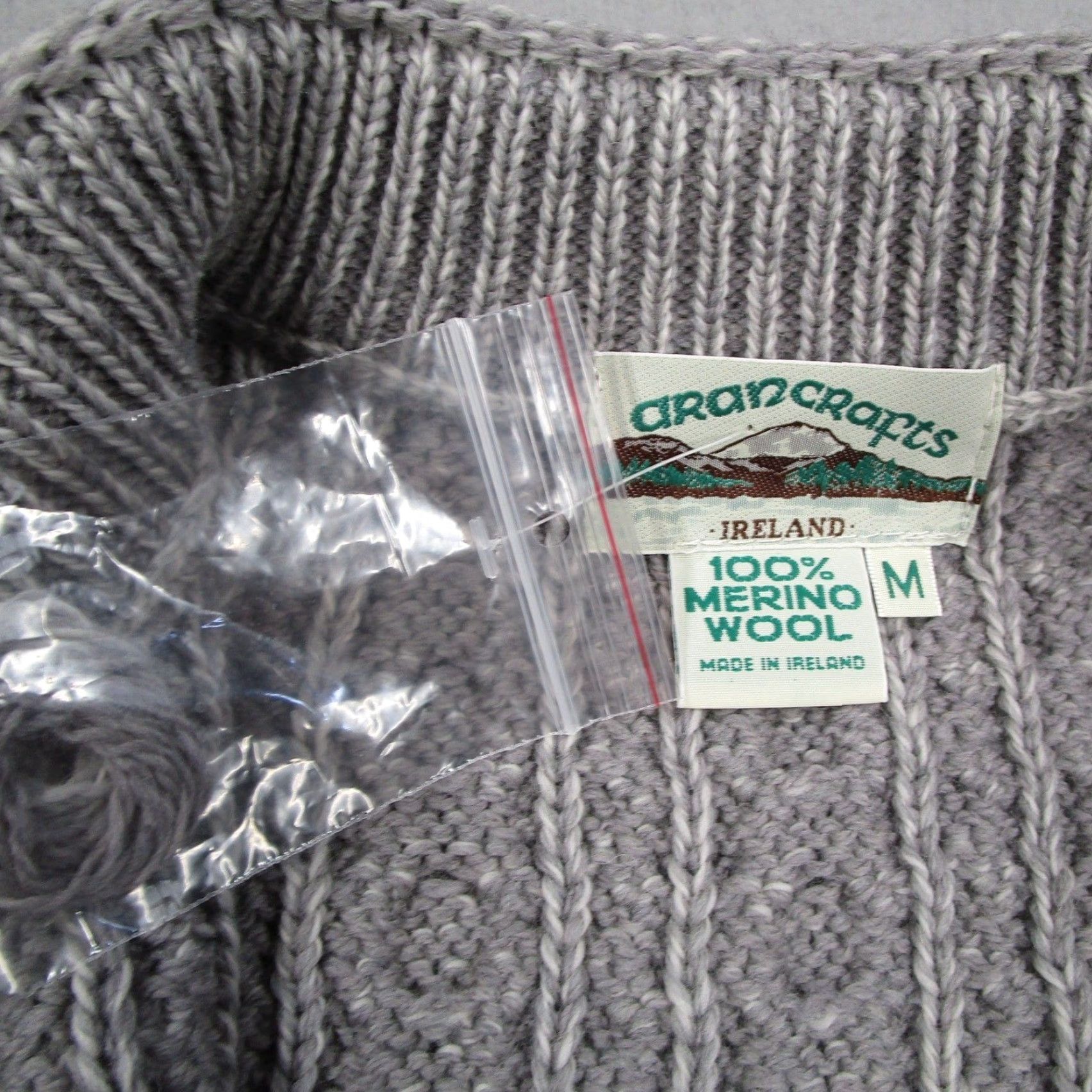 Vintage Aran Crafts Ireland 100% Merino Wool Gray Zip Up Cardigan Sweater Womens Medium Size M / US 6-8 / IT 42-44 - 3 Thumbnail