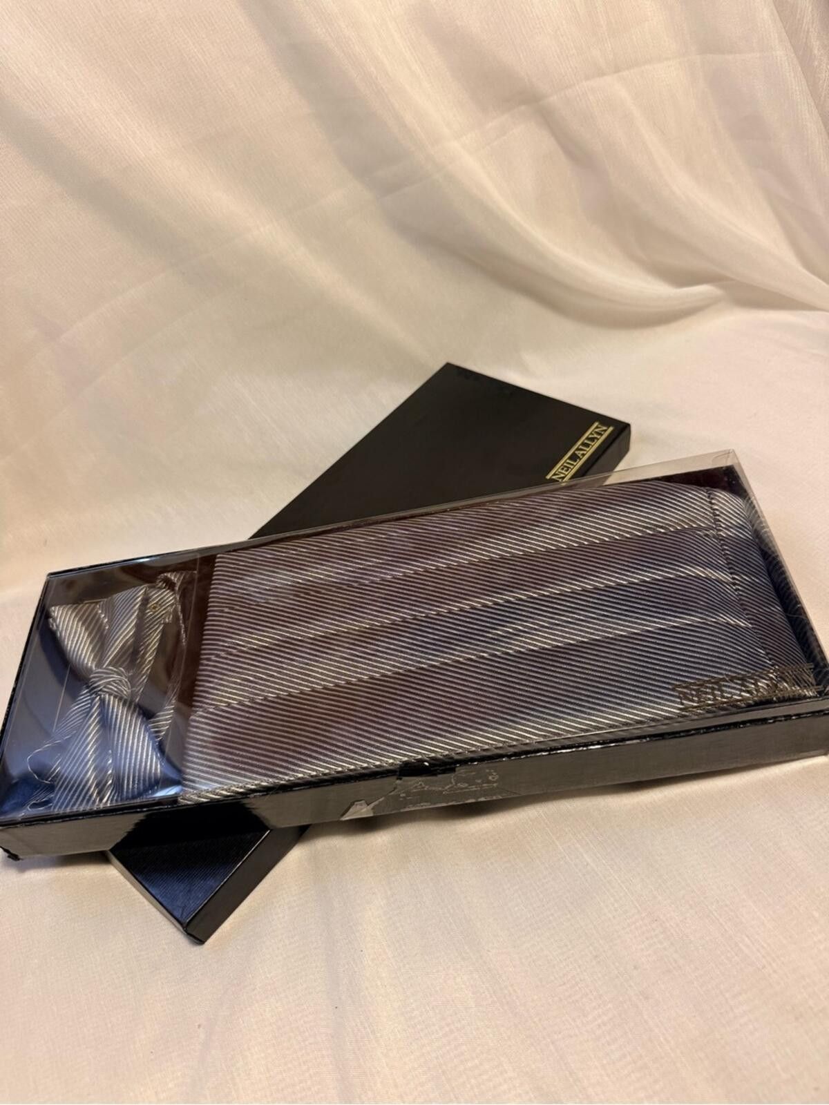 Other Men's Silver Striped Cummerbund and Bow Tie Set Size ONE SIZE - 2 Thumbnail