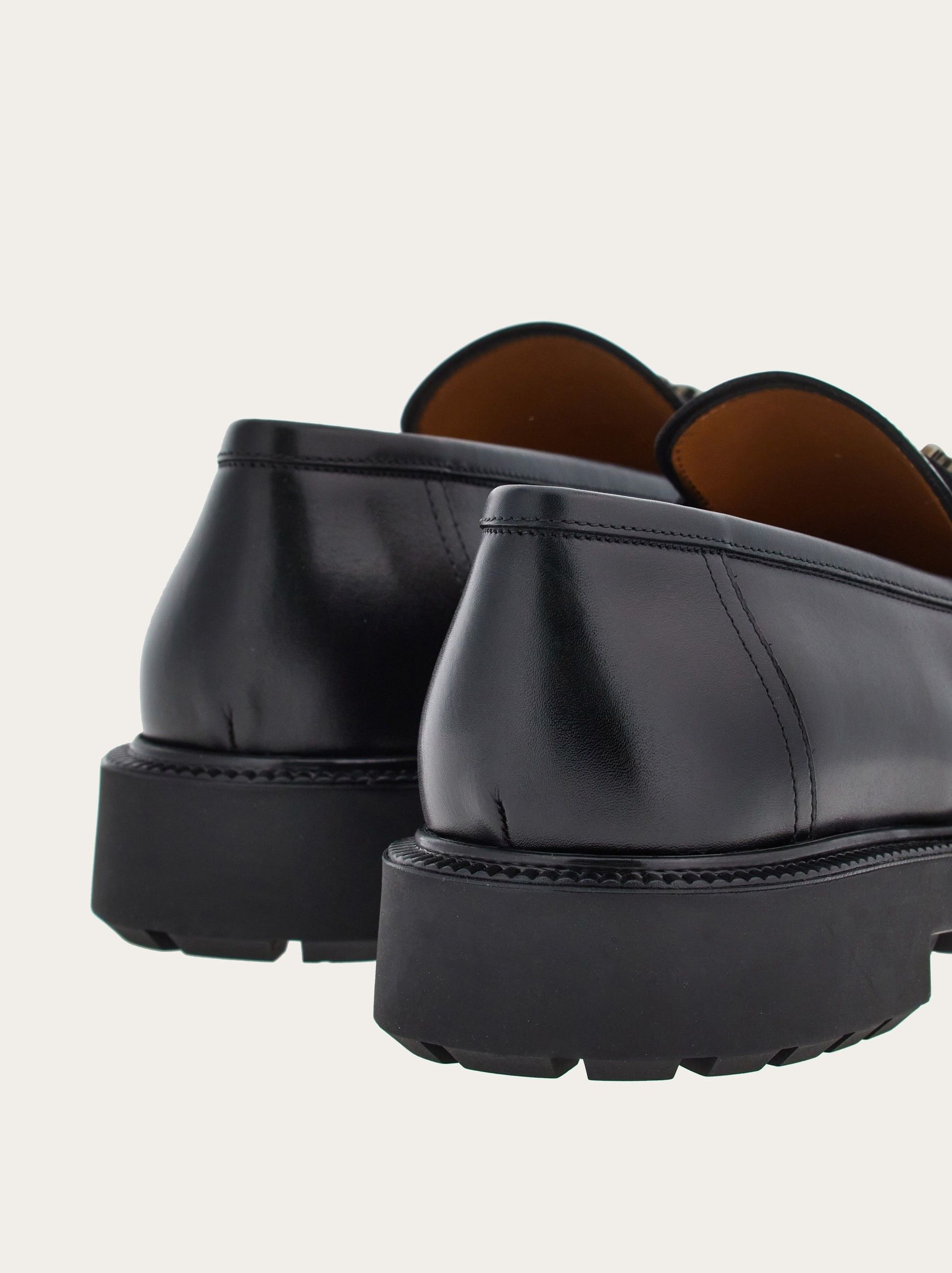 Salvatore Ferragamo o1s22i1n1025 Gancini Ornament Loafers in Black Size US 9 / EU 42 - 3 Thumbnail
