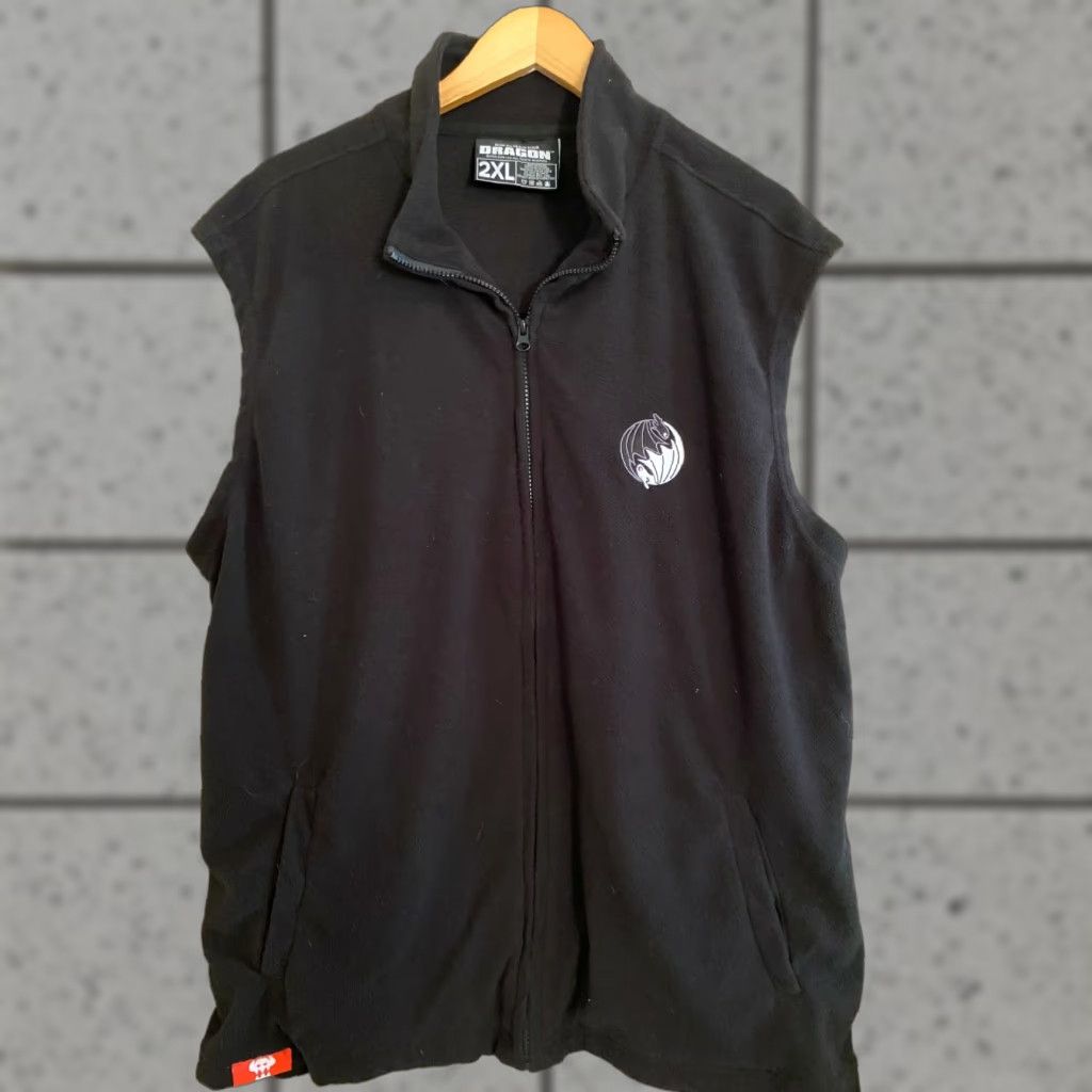 Vintage Loot Crate How to Train Your Dragon Toothless Black Fleece Vest 2XL Night Fury Yin Yang Night Fury Embroidered Full Zip Polyester Vest Men Black 2XL Size US XXL / EU 58 / 5 - 1 Thumbnail