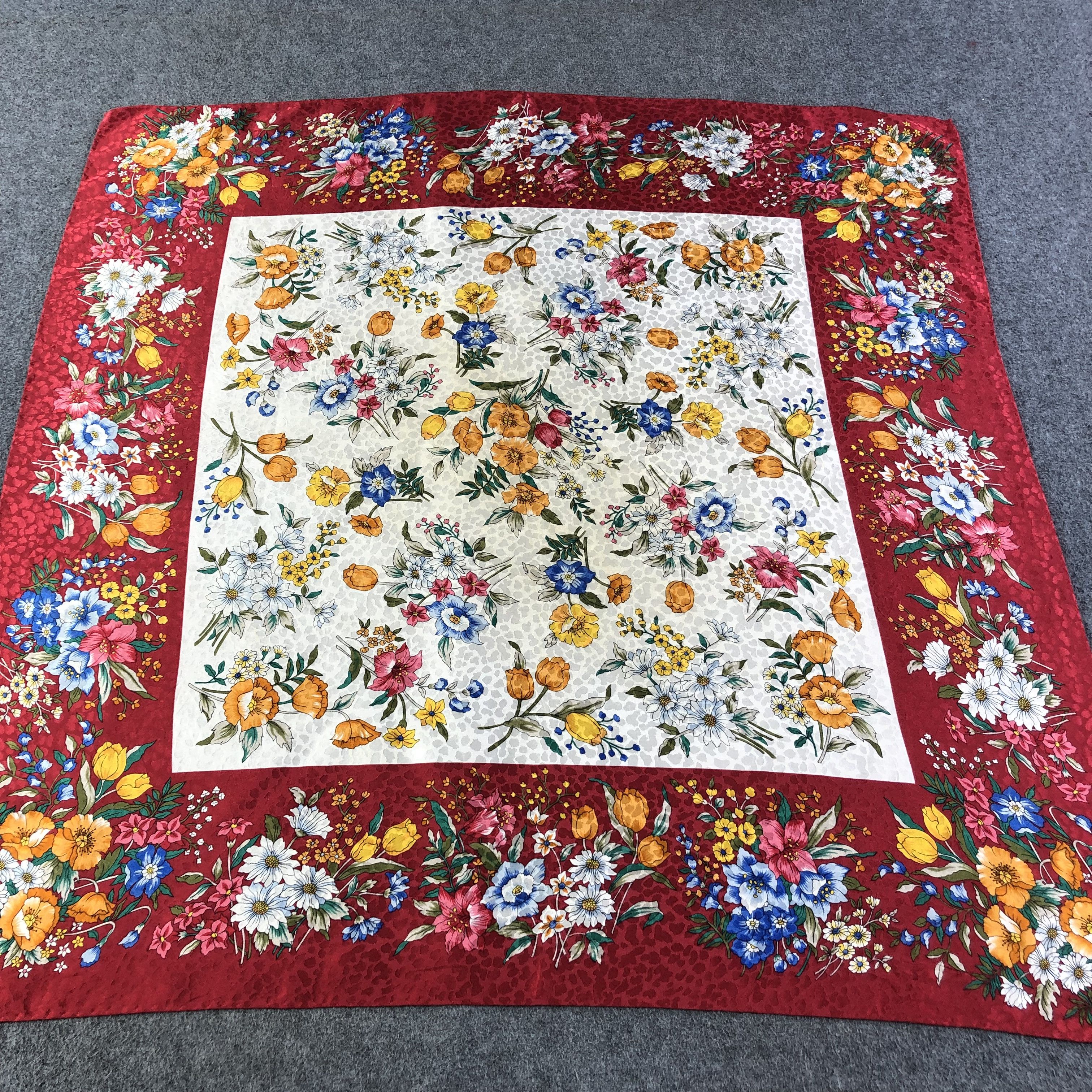 Japanese Brand Vintage Luxury Floral Silk Scarf M559 Size ONE SIZE - 1 Thumbnail