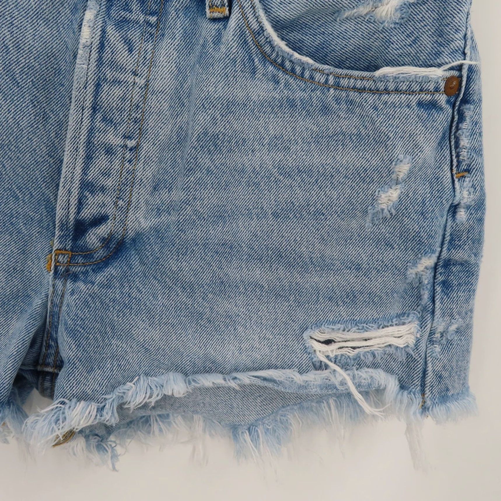Agolde Agolde Parker Button Fly Distressed Raw Hem Blue Denim Jean Shorts Womens 25 Regular Cotton 100% Cotton Short Cut-Off Jeans Size 42" / US 20 - 3 Thumbnail