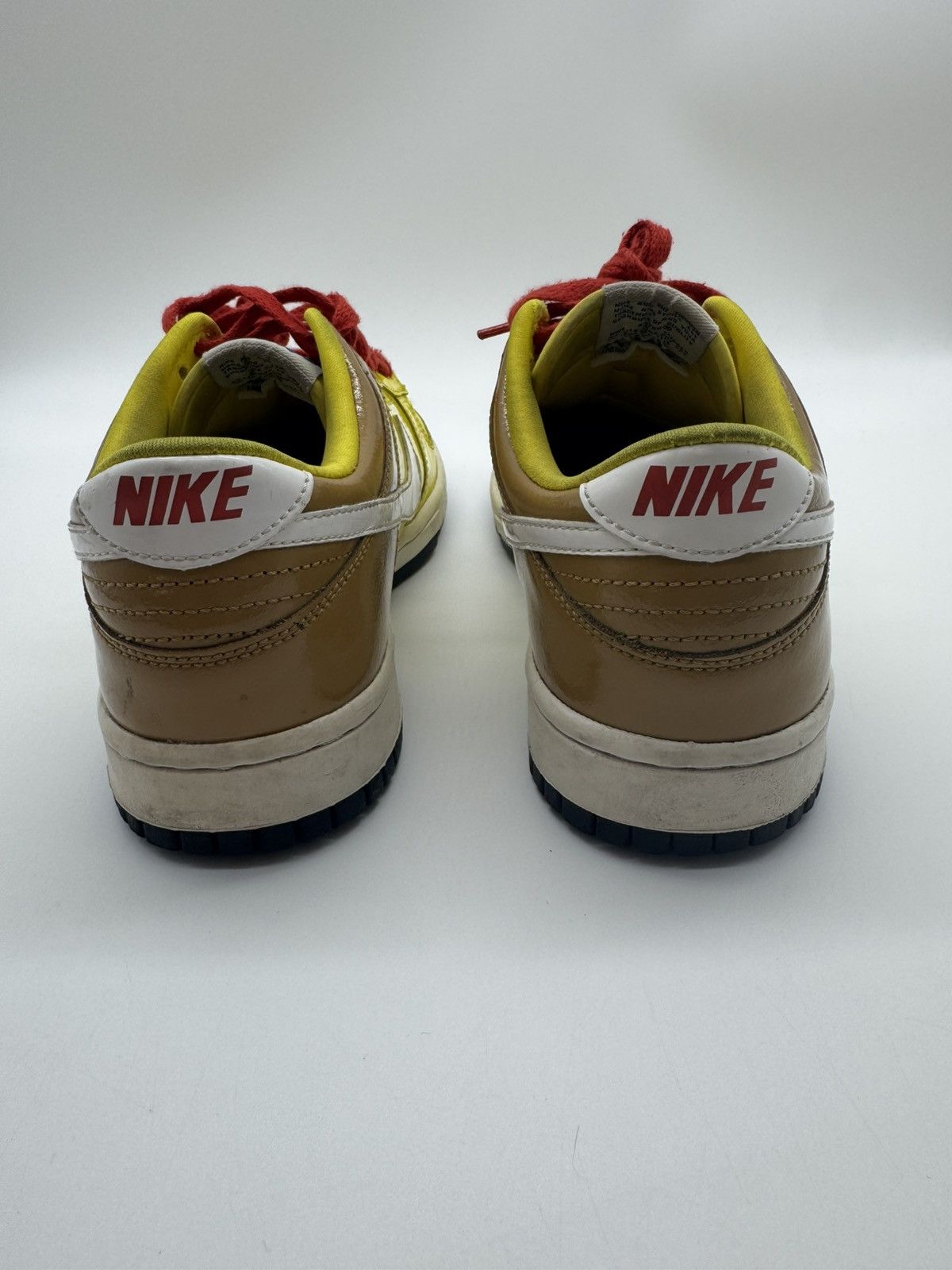 Nike Rare Nike Dunk Low SpongeBob 310569-711 Youth Sz 6.5 (6.5Y) Size US 6.5 / EU 39-40 - 5 Thumbnail