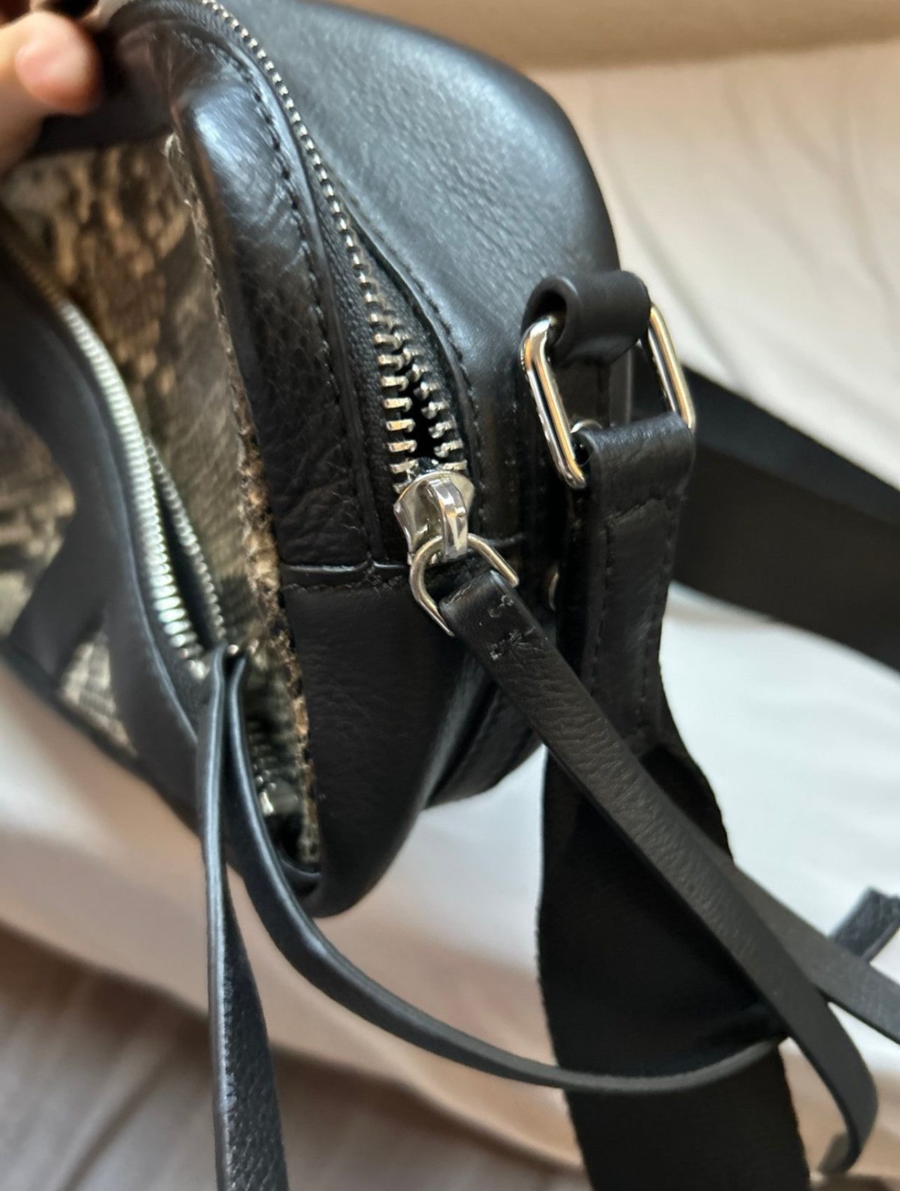 Elie Tahari Tahari Snakeskin Crossbody Purse - New without pricetag Size ONE SIZE - 10 Thumbnail
