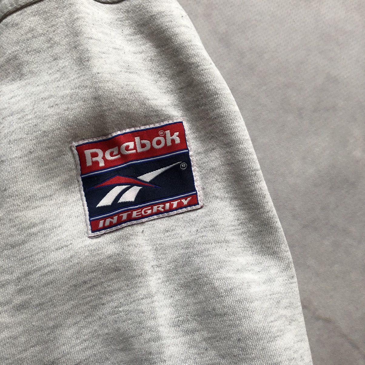 Reebok × Vintage Vintage 90s Reebok Embroidered Big Logo Sweatshirt Y2K Rap Size US L / EU 52-54 / 3 - 2 Thumbnail