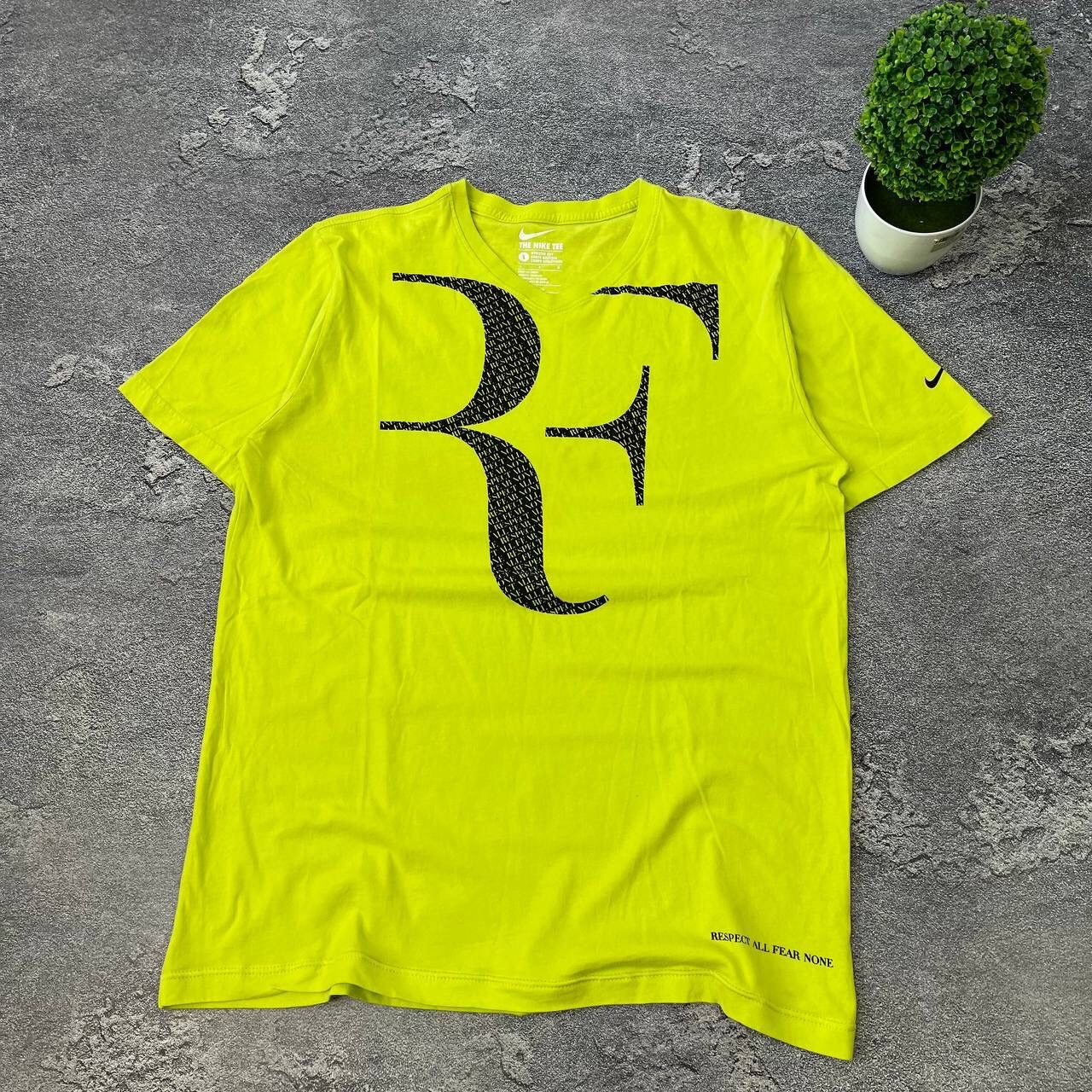 Nike Nike Men's RF Roger Federer Big Logo Neck T-Shirt Size L Size US L / EU 52-54 / 3 - 9 Thumbnail
