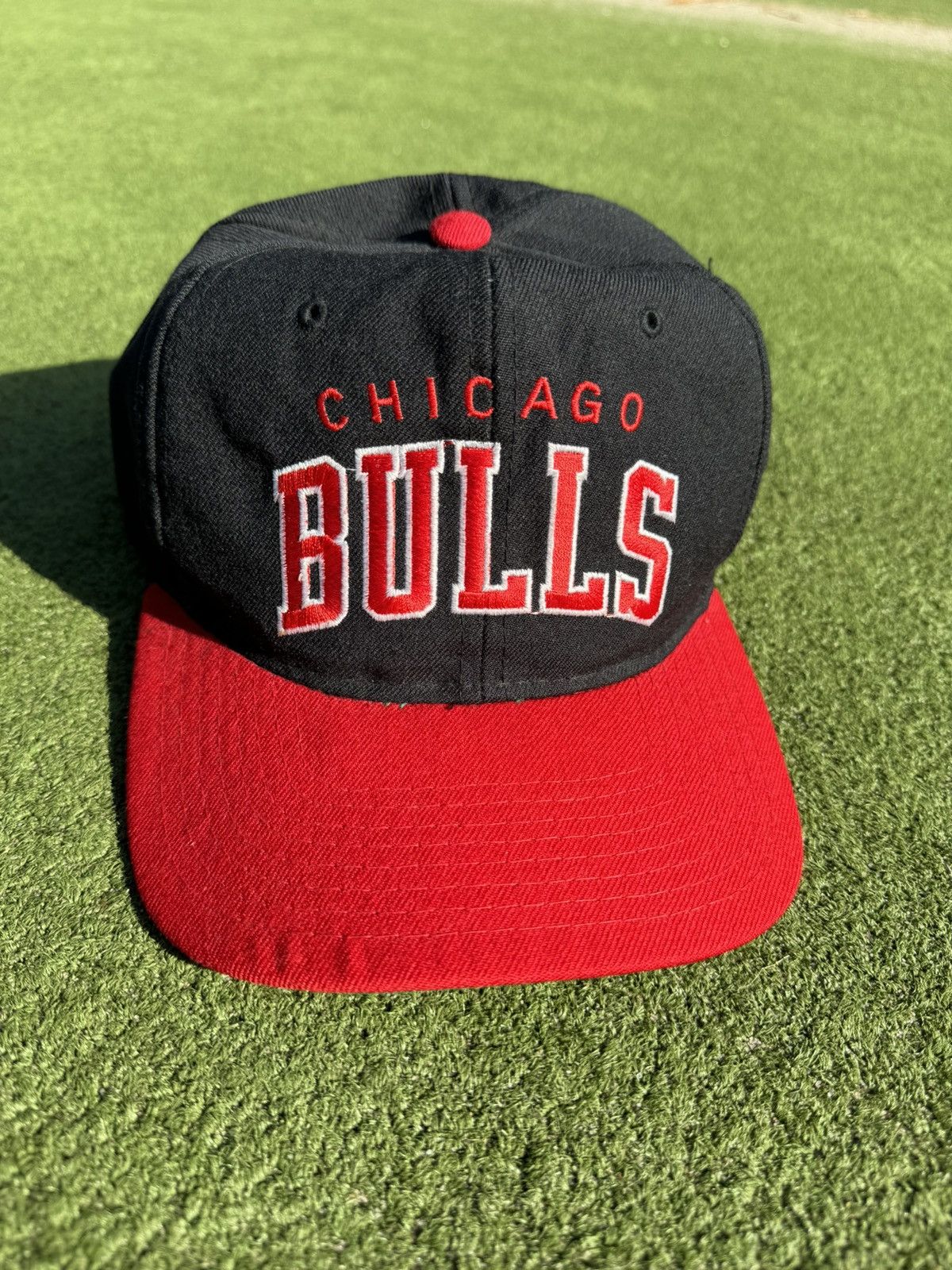 NBA × Starter 1990’s Vintage Starter Chicago Bulls Arch Snapback Size ONE SIZE - 4 Thumbnail