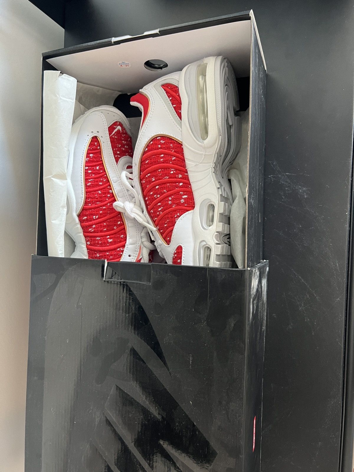 Nike × Supreme NIKE X SUPREME AIRMAX TAILWIND Size US 8 / EU 41 - 9 Thumbnail