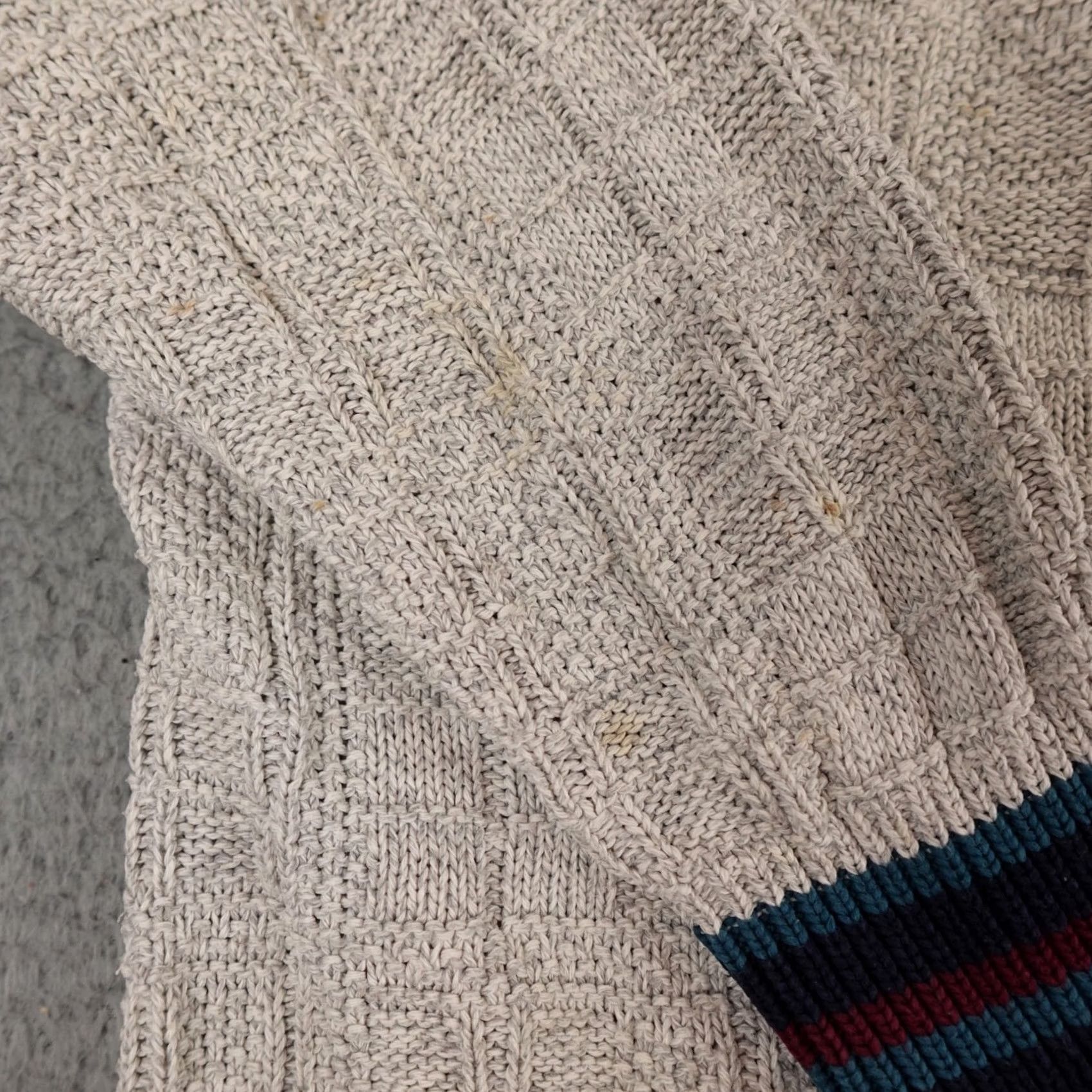 Van Heusen VINTAGE Van Heusen Sweater Mens XL Gray V-Neck Cable Knit Striped 90s Hipster Retro Size US XL / EU 56 / 4 - 6 Thumbnail