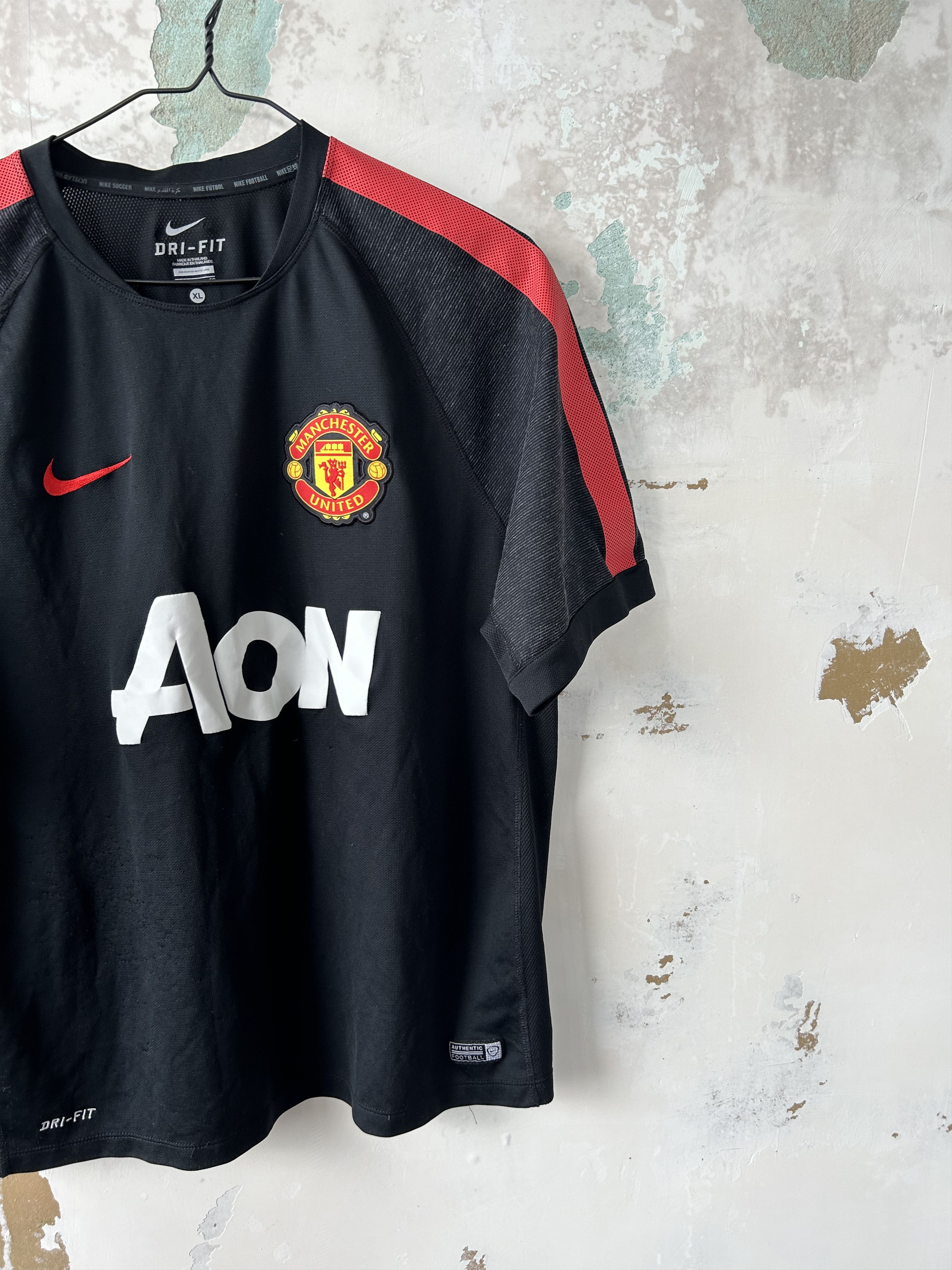 Nike × Vintage Vintage Nike Manchester United Shirt Soccer Jersey Size US XL / EU 56 / 4 - 2 Thumbnail