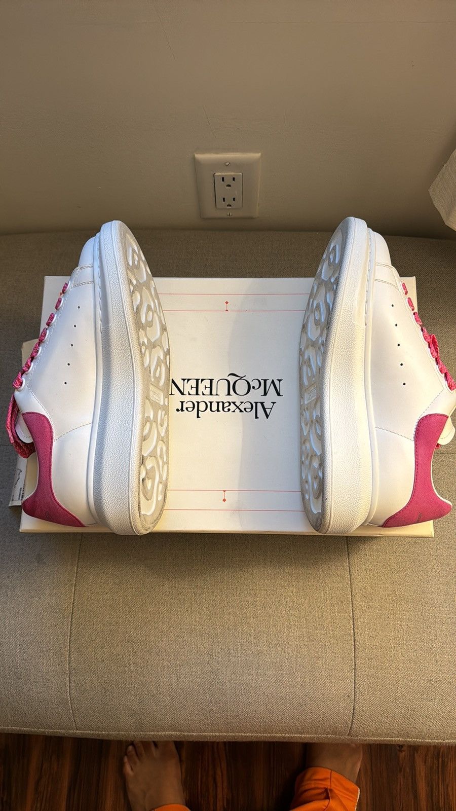 Alexander McQueen Alexander McQueen Oversized Fuchsia And White Size US 7.5 / IT 37.5 - 2 Thumbnail