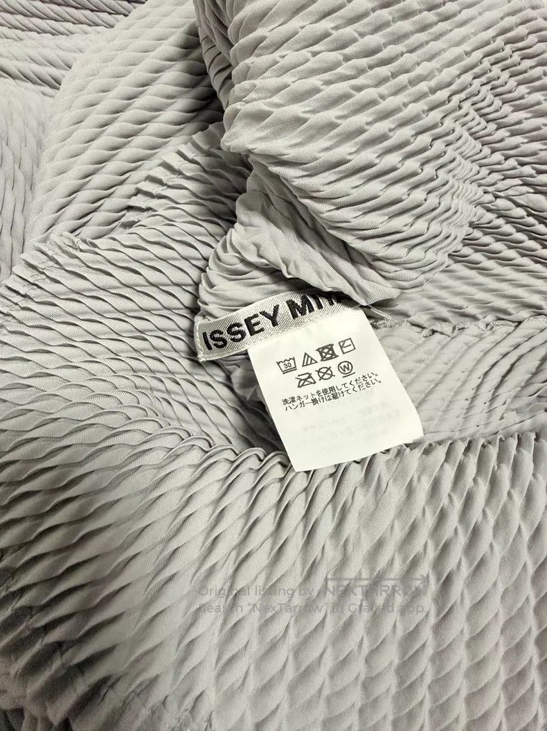 Issey Miyake Issey Miyake Grey Fish Scale Ruched Top Size M / US 6-8 / IT 42-44 - 4 Thumbnail