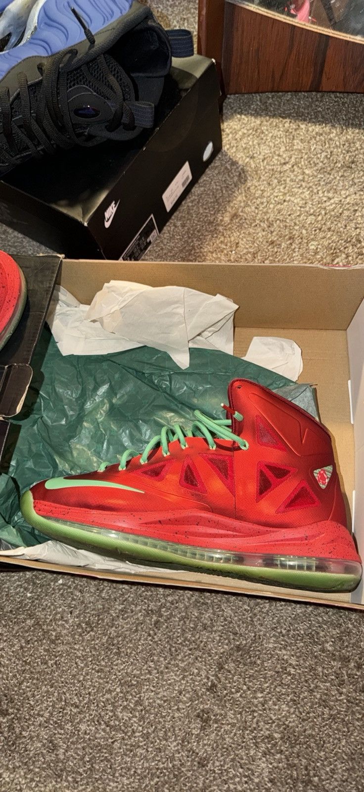 Nike Lebron 10 xmas Size US 11 / EU 44 - 4 Thumbnail
