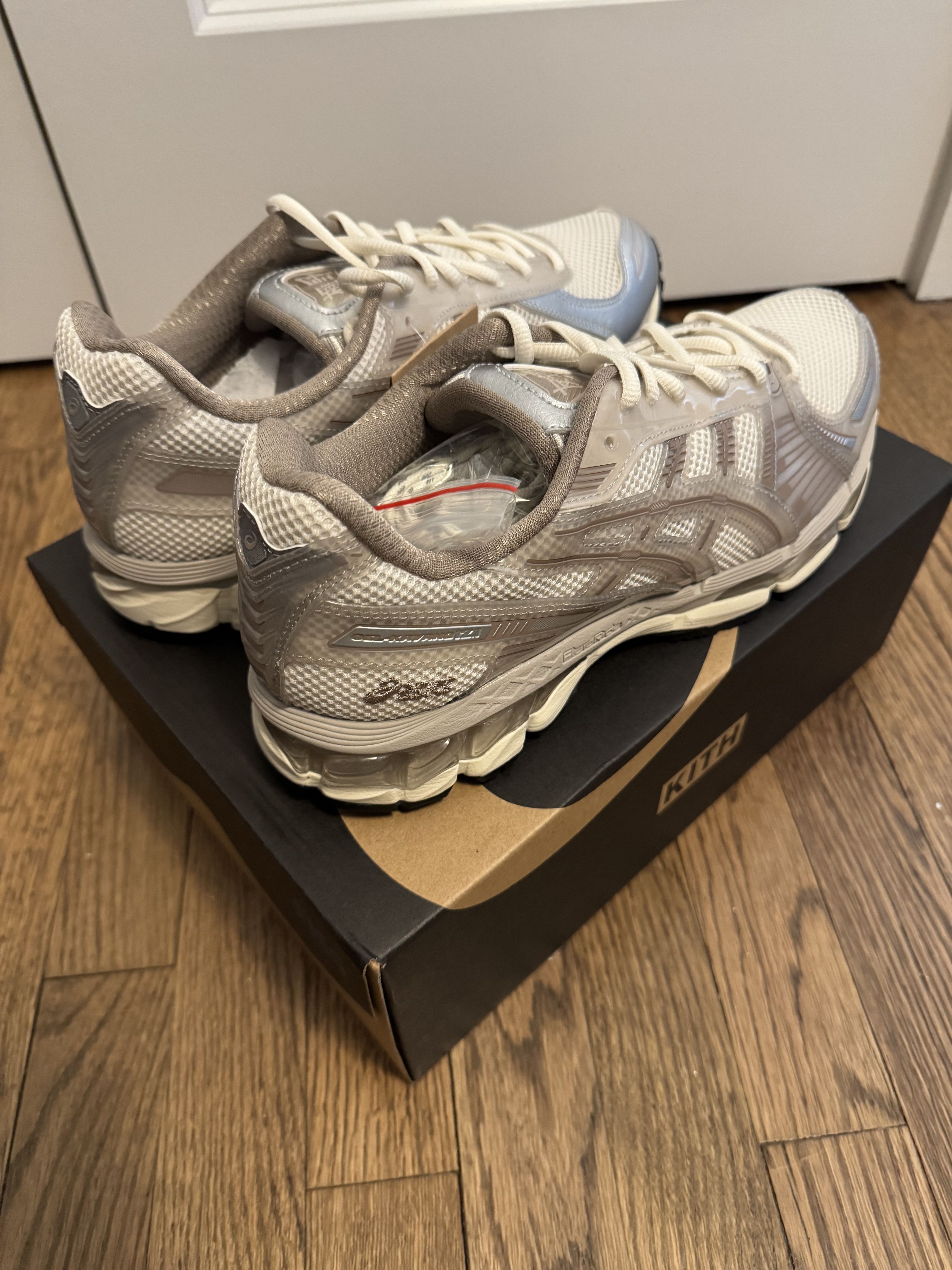 Asics × Kith Kith for ASICS Loyalty Exclusive GEL-KAYANO® 12.1 Paragon Size US 10.5 / EU 43-44 - 2 Thumbnail