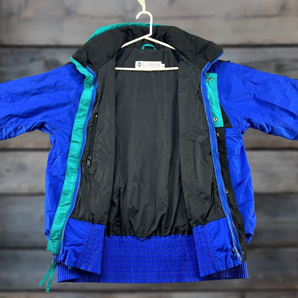 Vintage VINTAGE Columbia Titanium Tech Parka Jacket Mens L Blue Black Hooded Ski Snowboard Nylon 90s Size US L / EU 52-54 / 3 - 1 Thumbnail