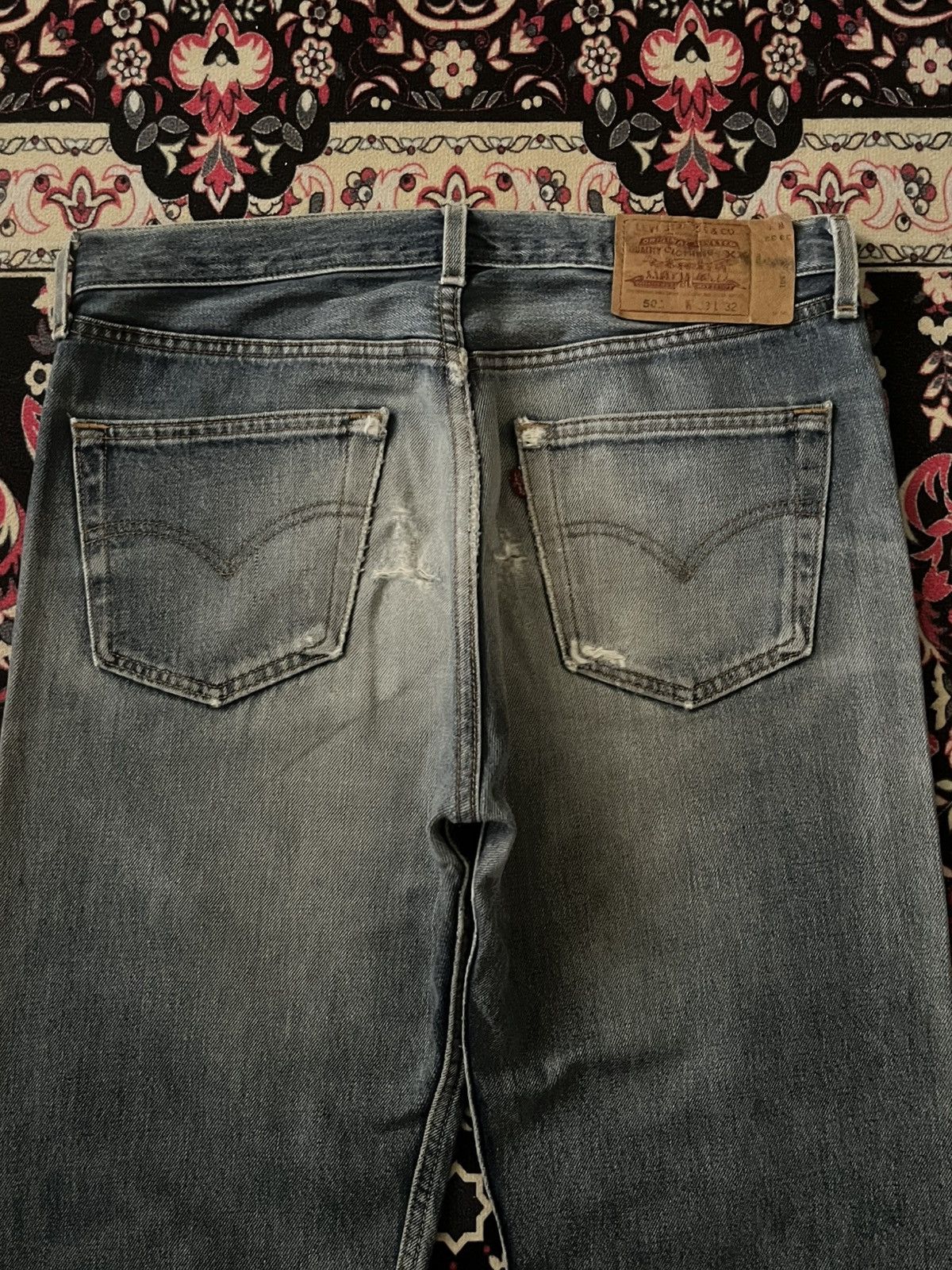 Levi's ⚡️Vintage⚡️90s Levi’s 501 Blue Wash Buttonfly Distressed Jeans Size US 33 - 10 Thumbnail