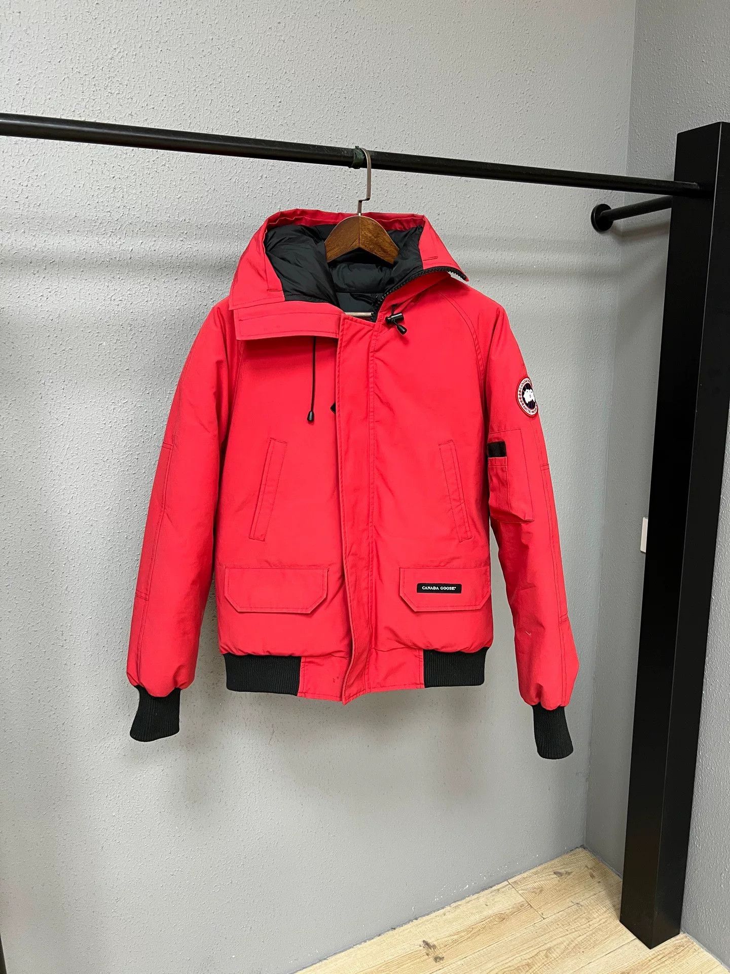 Canada Goose canada goose down pilot jacket size small Size US S / EU 44-46 / 1 - 1 Thumbnail