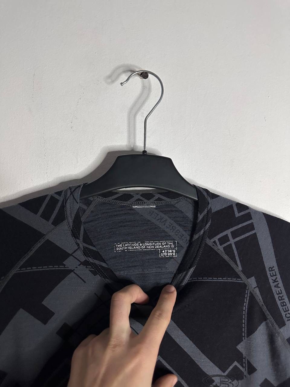 Icebreaker Icebreaker Merino Wool Base Layer Top Men’s S Long Sleeve Size US S / EU 44-46 / 1 - 5 Thumbnail