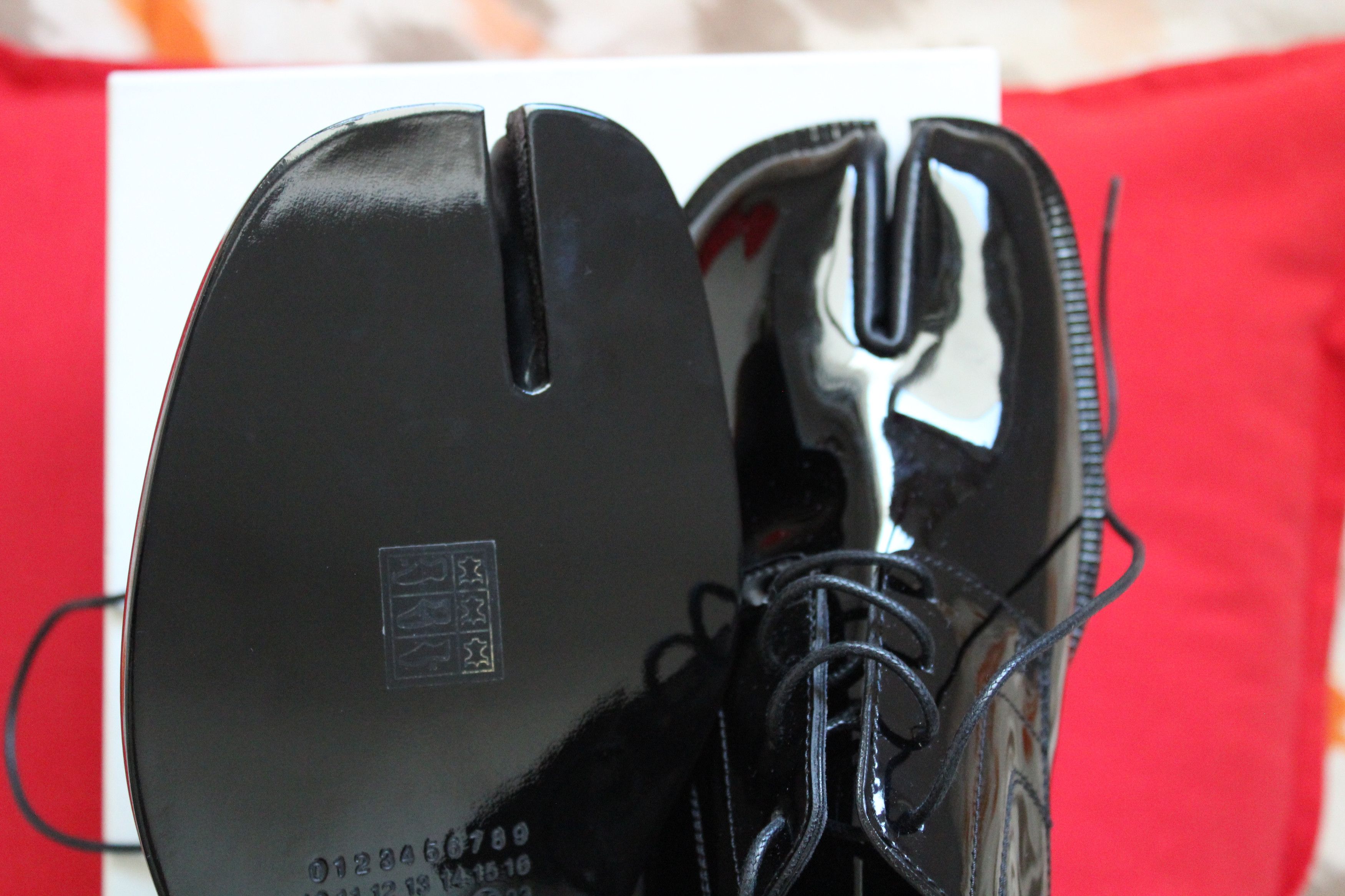 Maison Margiela Maison Margiela Tabi Oxford Black Patent – EU41 (US 8, UK 7) Size US 8 / EU 41 - 6 Thumbnail
