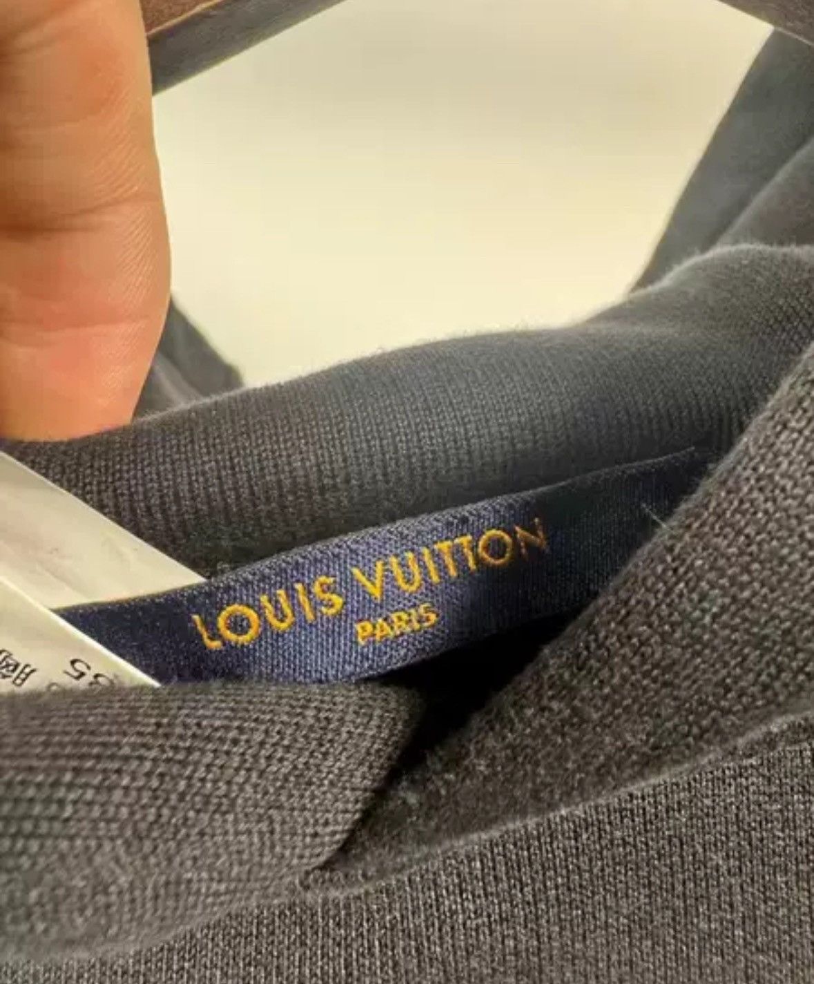 Louis Vuitton Louis Vuitton Lv Black Airplane Hoodie Size US M / EU 48-50 / 2 - 3 Thumbnail