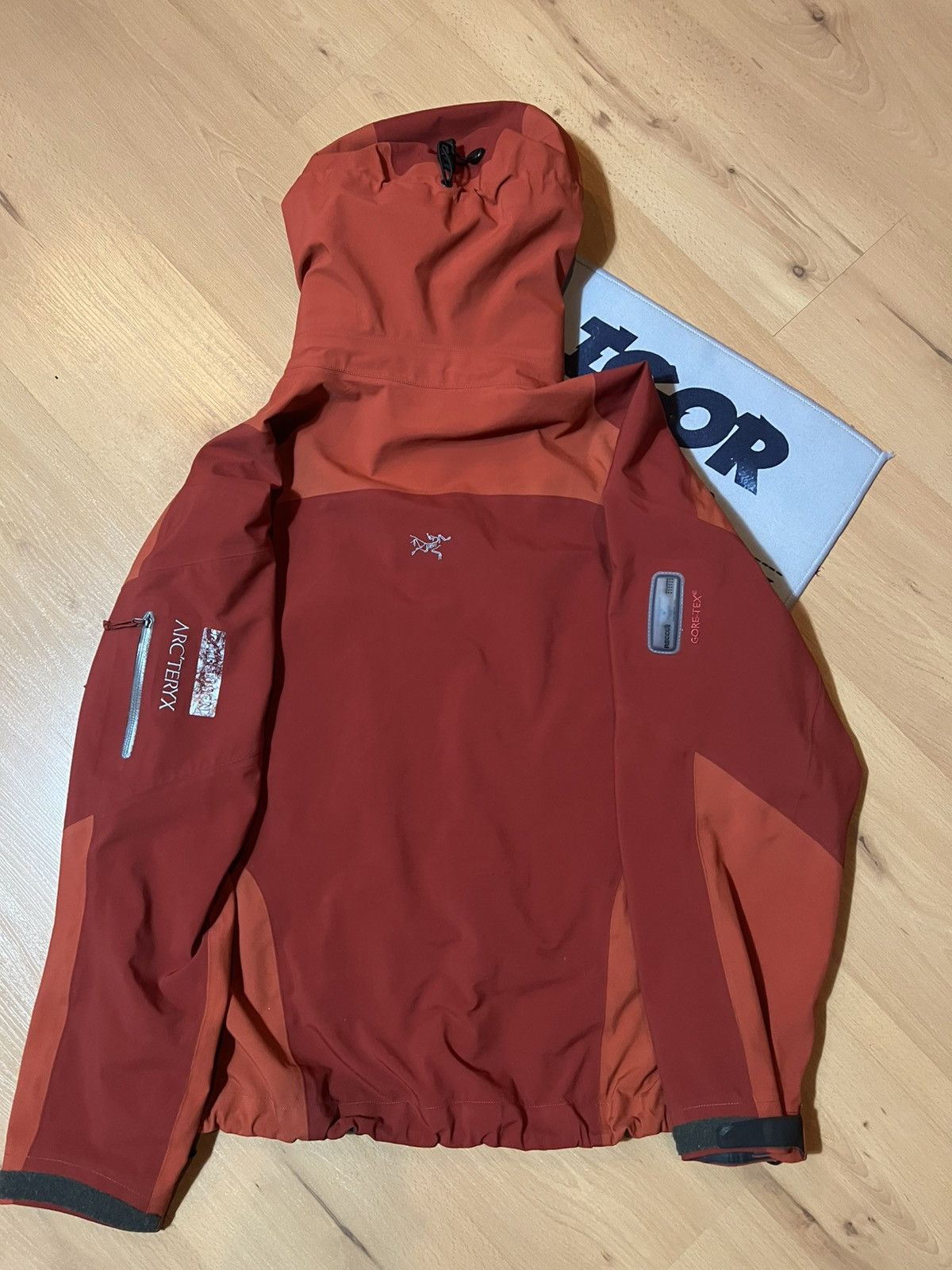 Arc'teryx Arc’teryx Vintage Gore Tex Jacket Red RECCO Size US L / EU 52-54 / 3 - 18 Thumbnail