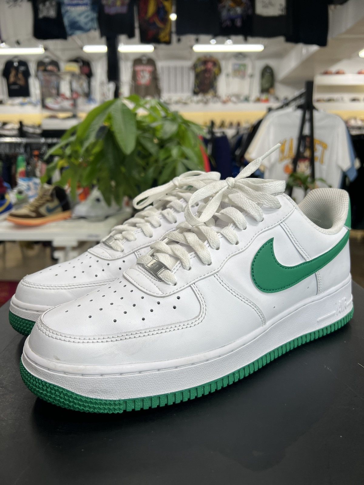 Nike Nike Air Force 1 ‘07 White Malachite Sz. 10 (2023) Size US 10 / EU 43 - 1 Thumbnail