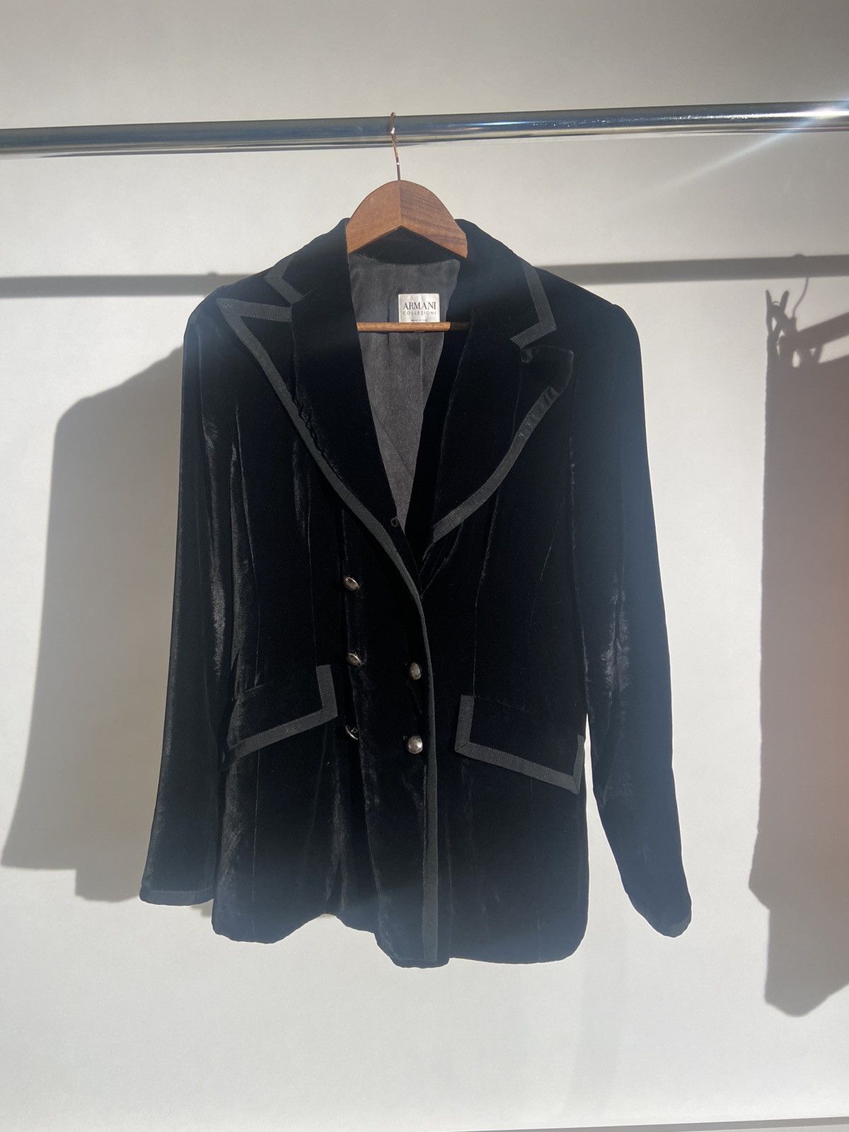 Giorgio Armani Armani vintage velvet blazer Size 34R - 1 Thumbnail