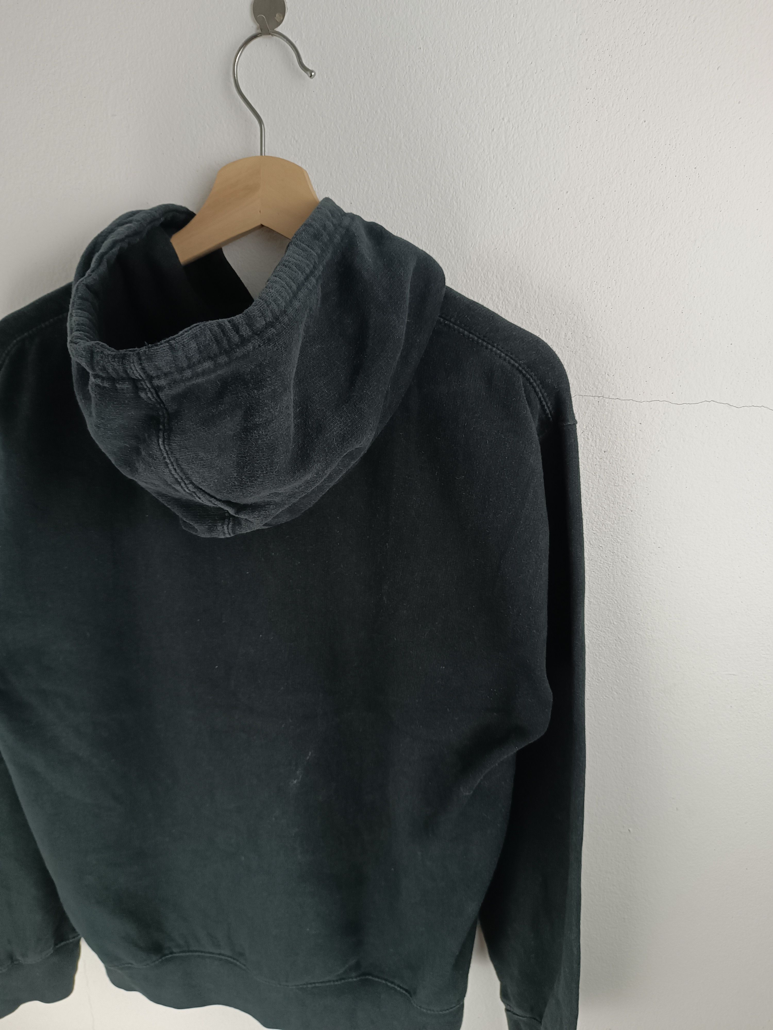 Vintage VINTAGE FADED FRIENDS SITCOM COMEDY TV SHOW NETFLIX HOODIE Size US M / EU 48-50 / 2 - 9 Thumbnail