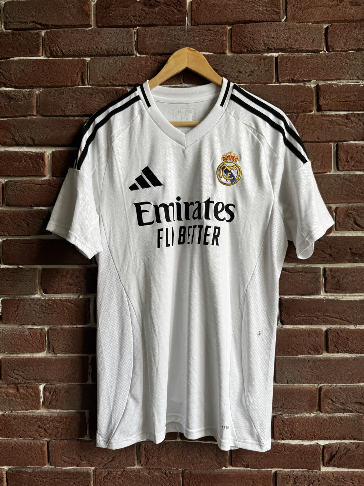 Other Adidas Real Madrid Football Jersey M Hype Soccer Grail Size US M / EU 48-50 / 2 - 1 Thumbnail