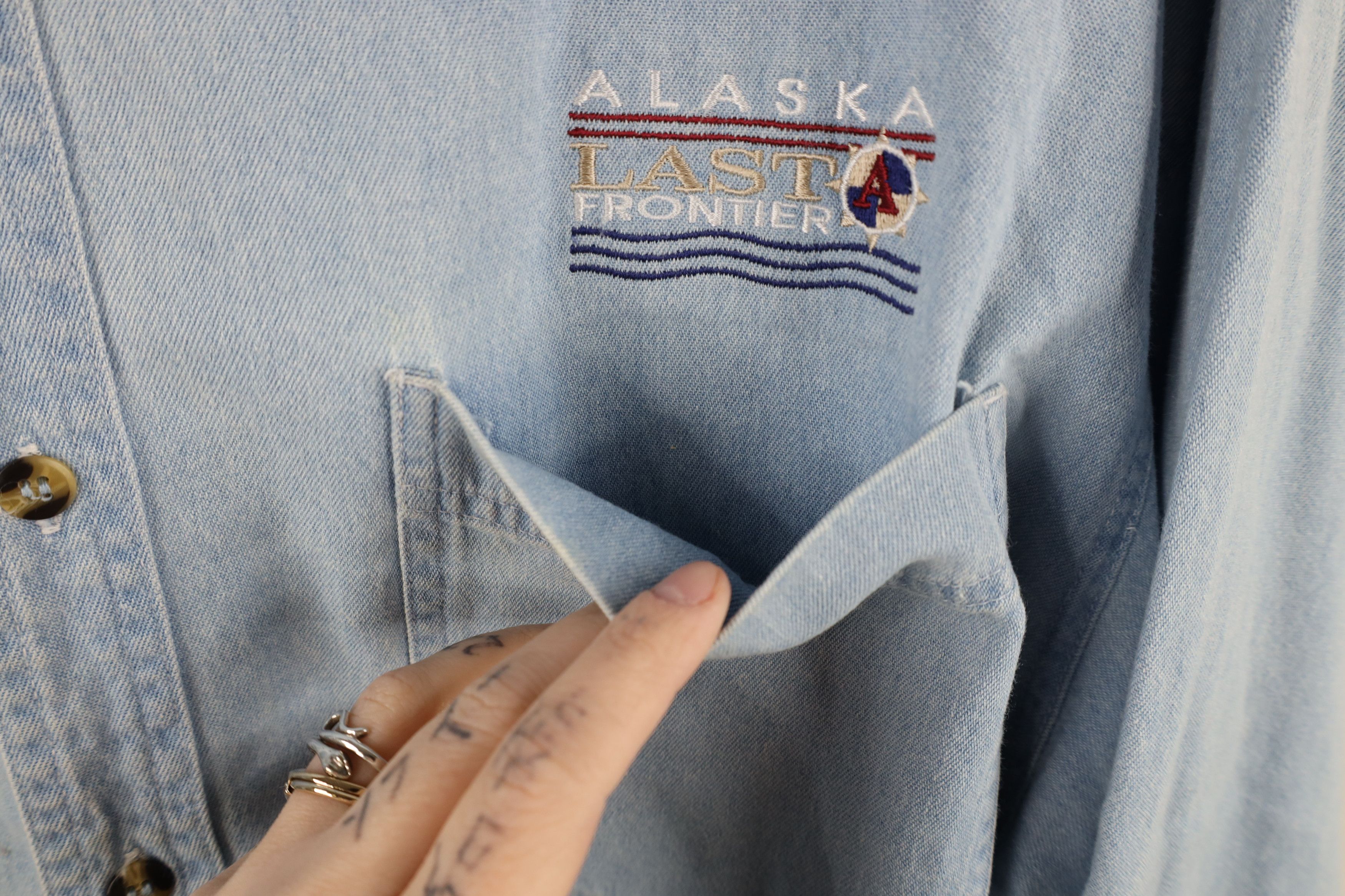 Vintage Vintage 90s Streetwear Alaska Denim Jean Button Down Shirt Size US L / EU 52-54 / 3 - 5 Thumbnail