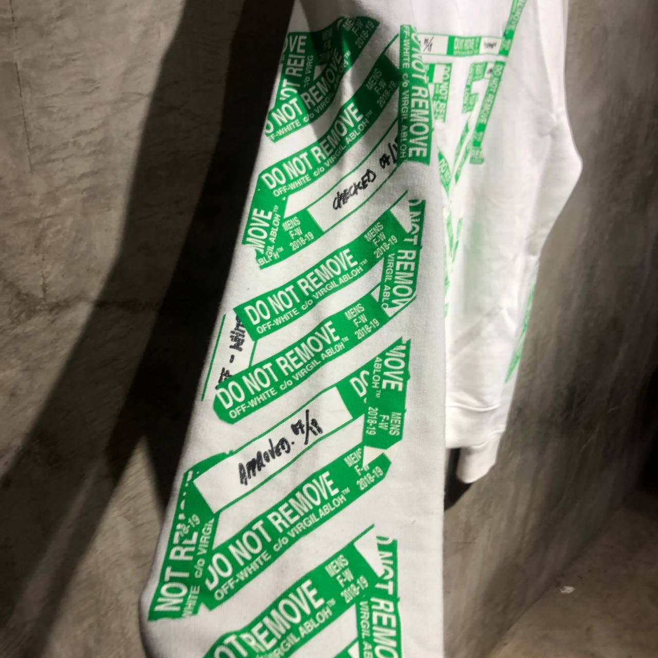 Off-White × SSENSE Off-White x SSENSE exclusive pull over hoodie Size US M / EU 48-50 / 2 - 9 Thumbnail