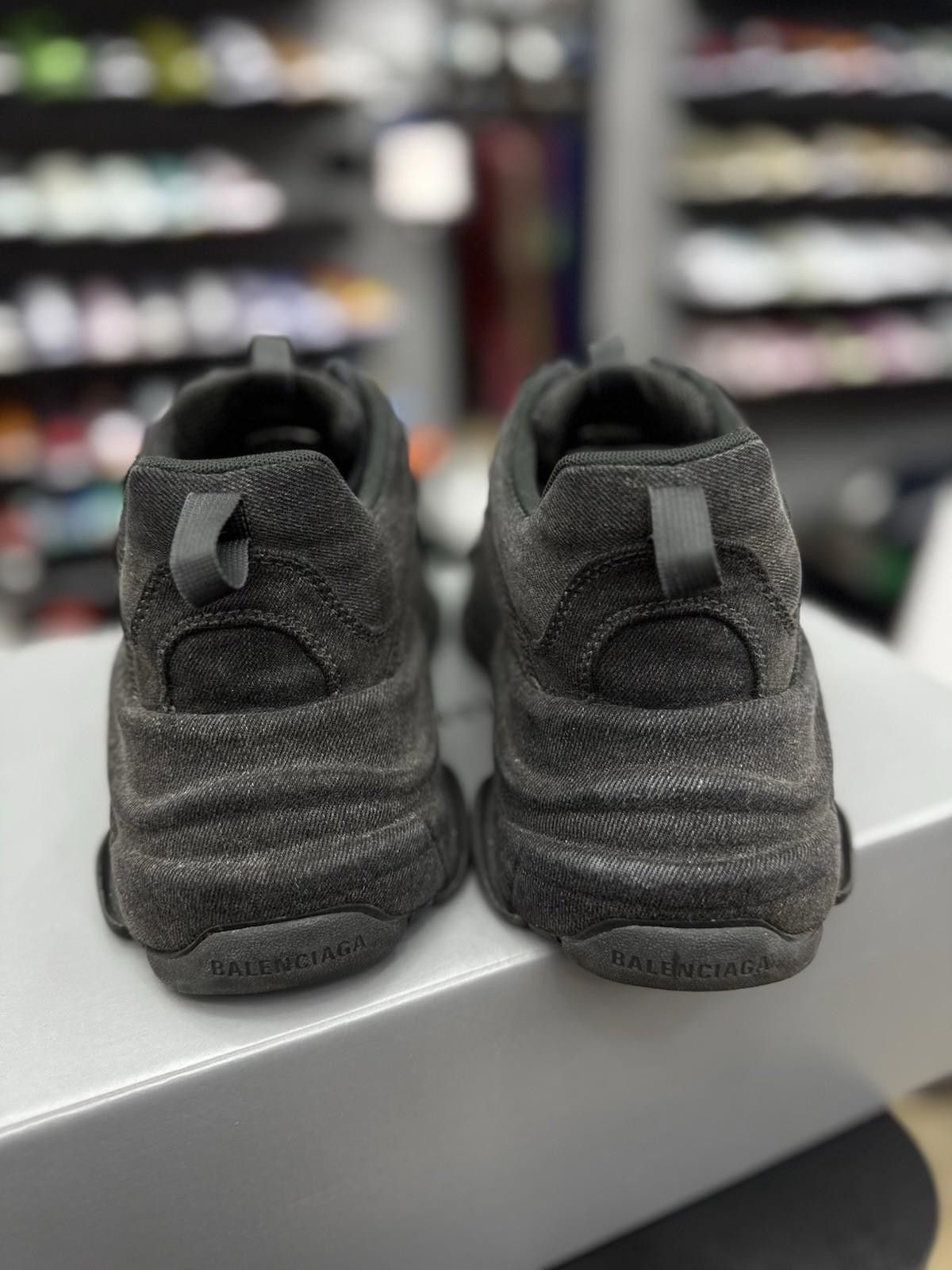 Balenciaga Balenciaga Triple S Denim Size 10US/43EU $1150 Retail Size US 10 / EU 43 - 12 Thumbnail