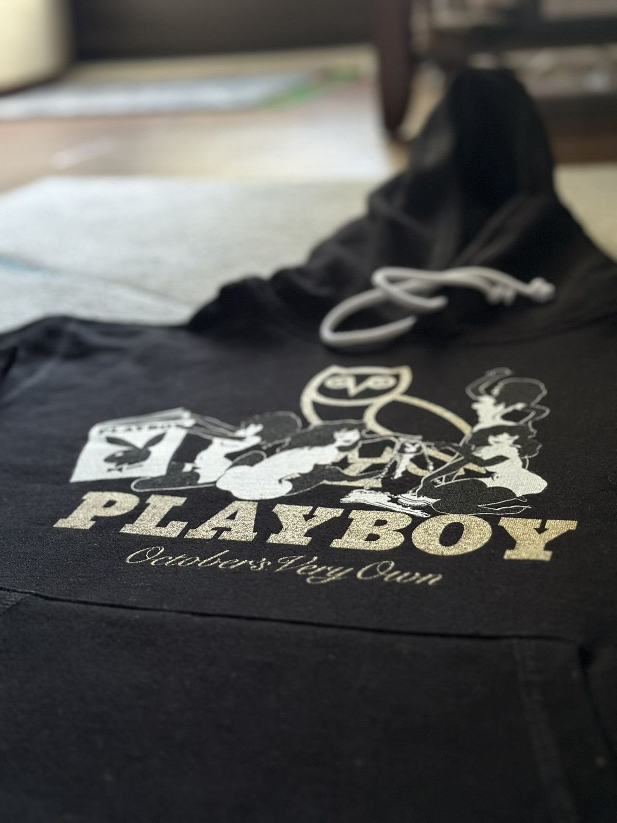 October's Very Own OVO x Playboy Pin-Up Hoodie – Black – Size M – Brand New Size US M / EU 48-50 / 2 - 3 Thumbnail